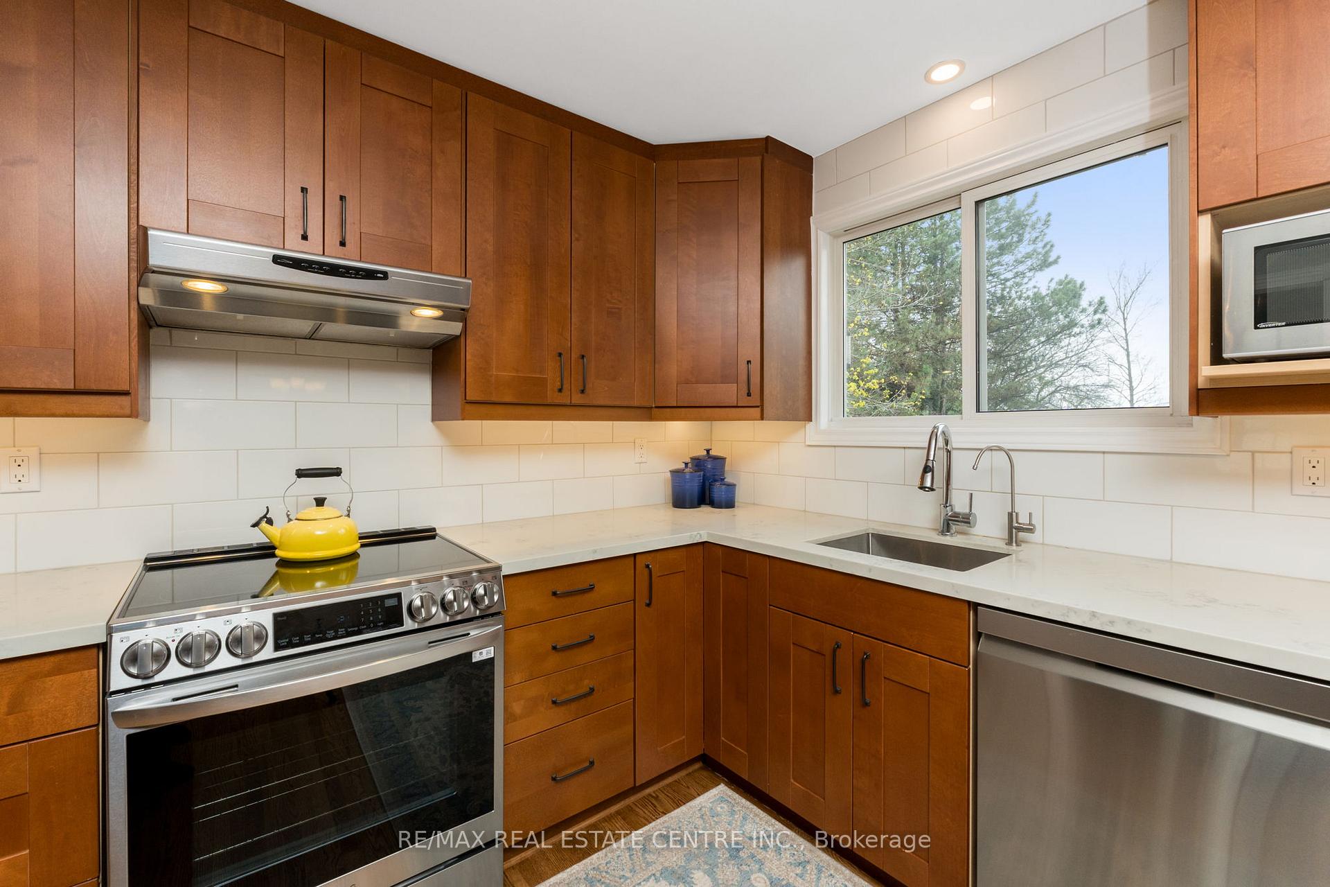 Photo 18 of 25 Erin Heights Drive, Erin — HOMEH