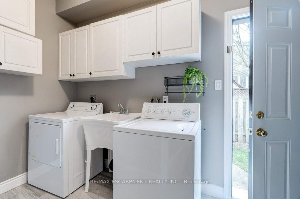 Photo 11 of 62 Corinaldo Drive, Hamilton, Rushdale — HOMEH