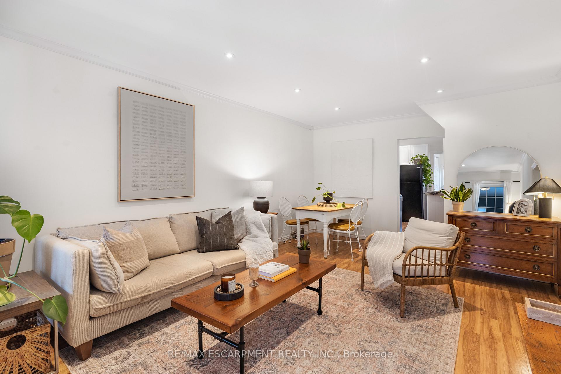 Photo 6 of 37 East 23rd Street, Hamilton, Eastmount — HOMEH