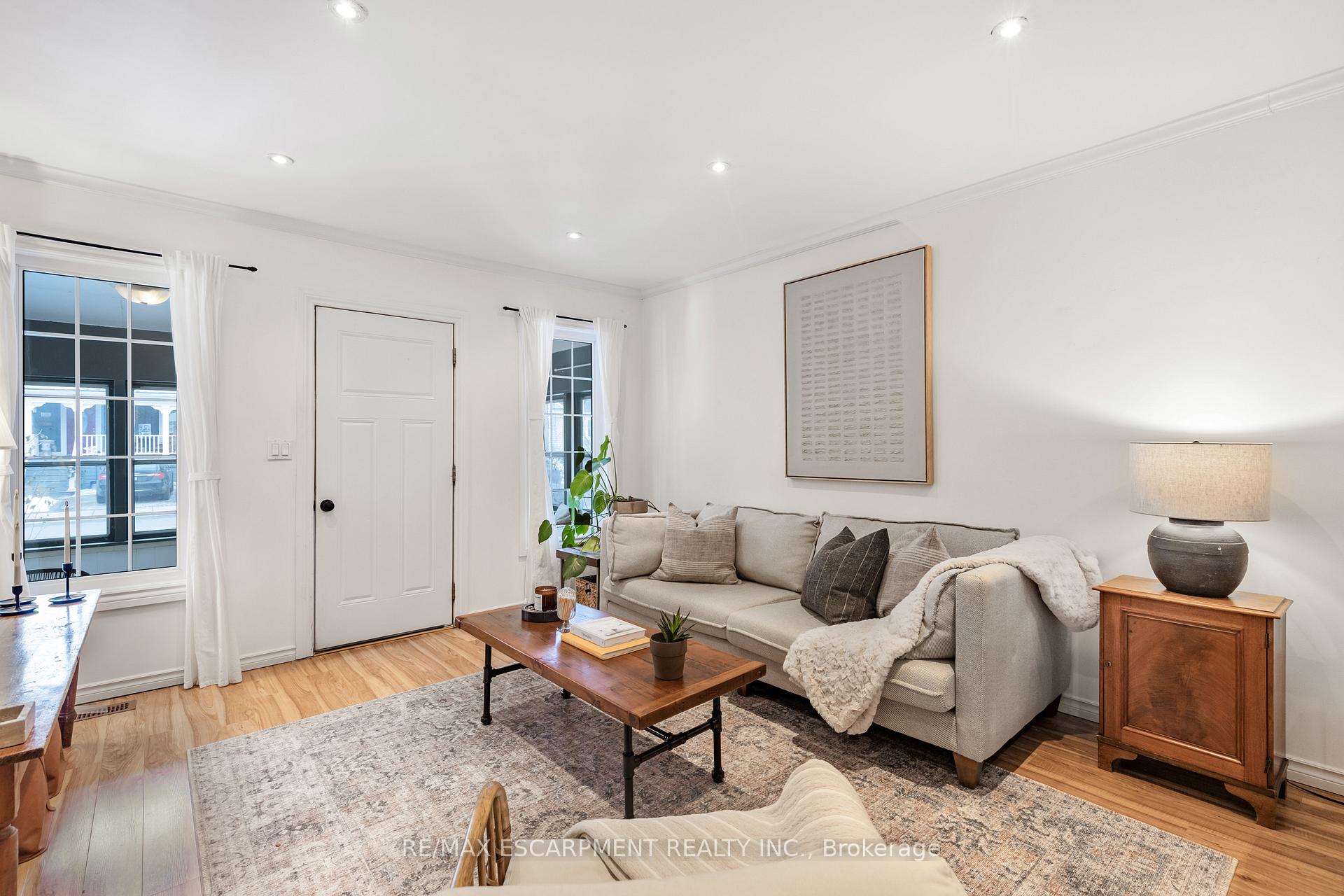 Photo 3 of 37 East 23rd Street, Hamilton, Eastmount — HOMEH