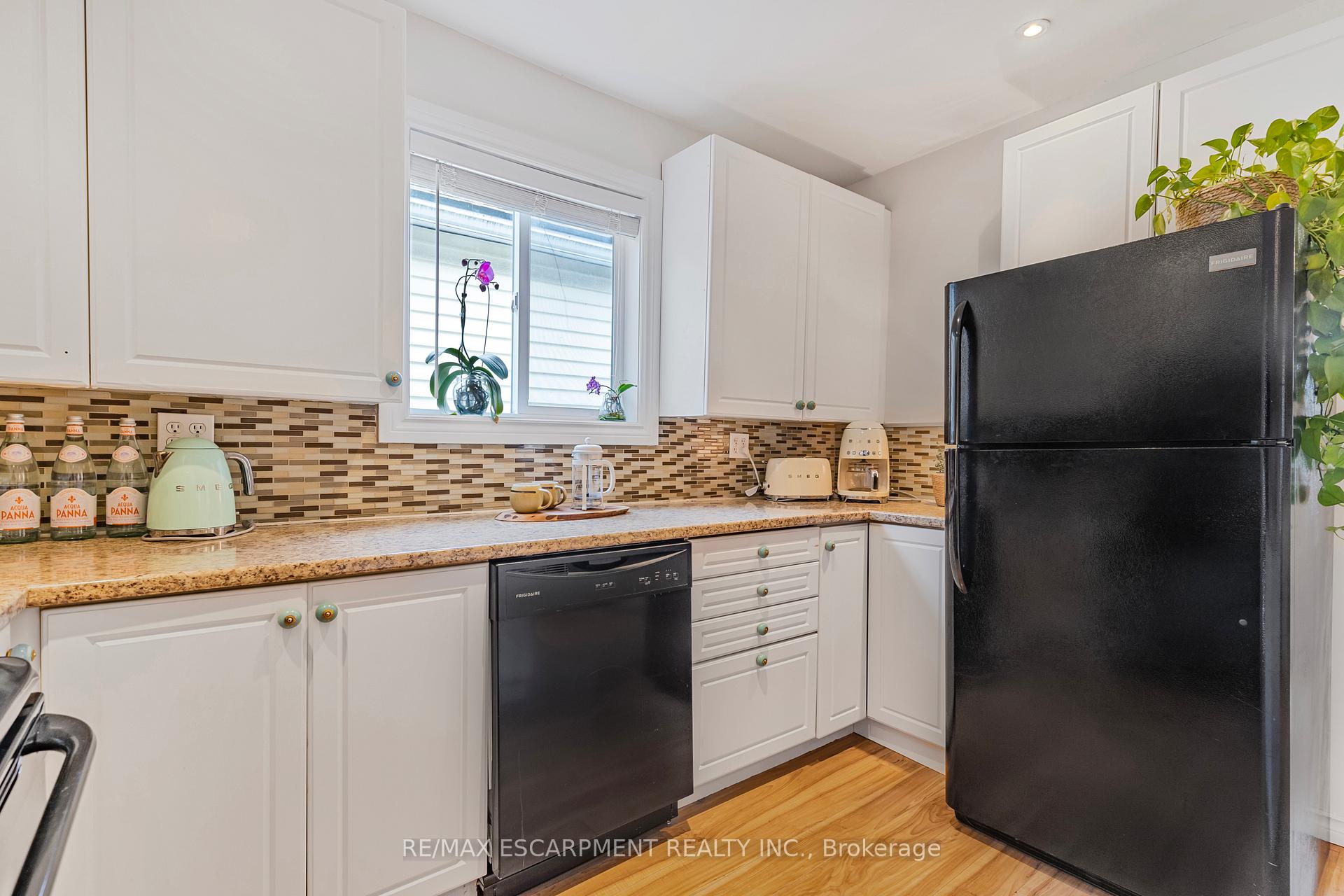 Photo 11 of 37 East 23rd Street, Hamilton, Eastmount — HOMEH