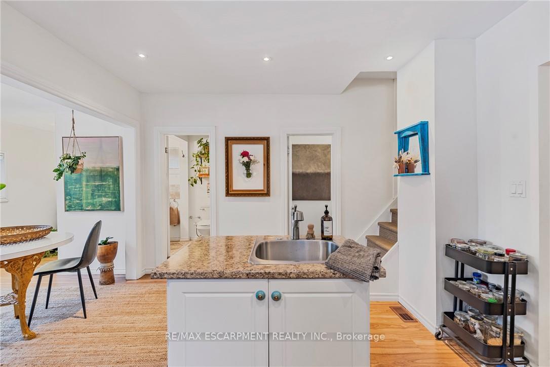 Photo 4 of 37 East 23rd Street, Hamilton, Eastmount — HOMEH