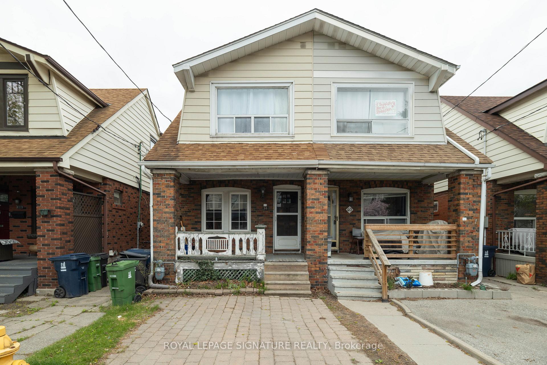 Front of 38 Bonnie Brae Boulevard