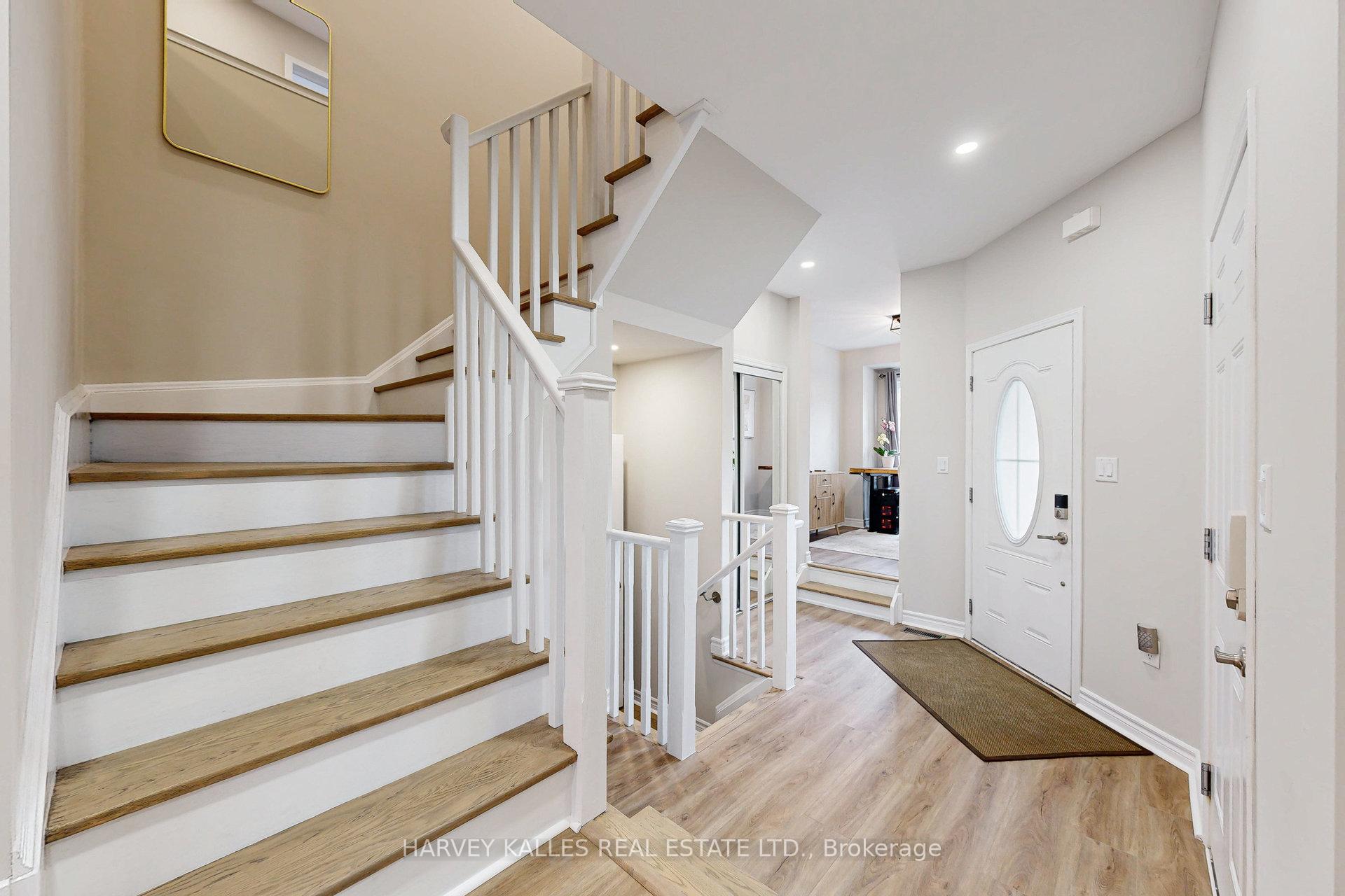 Photo 2 of 32 Hutt Crescent, Aurora, Rural Aurora — HOMEH