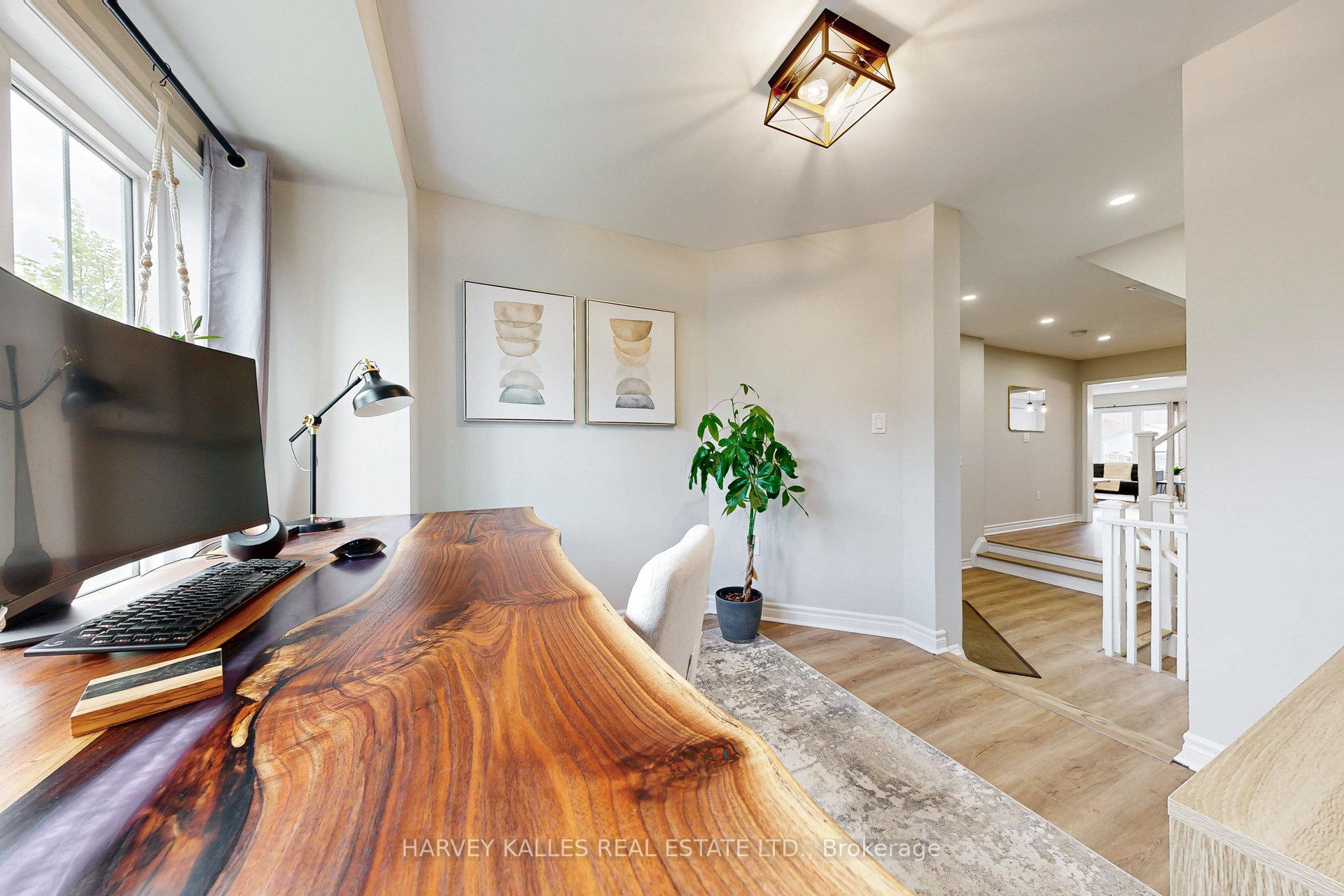 Photo 3 of 32 Hutt Crescent, Aurora, Rural Aurora — HOMEH