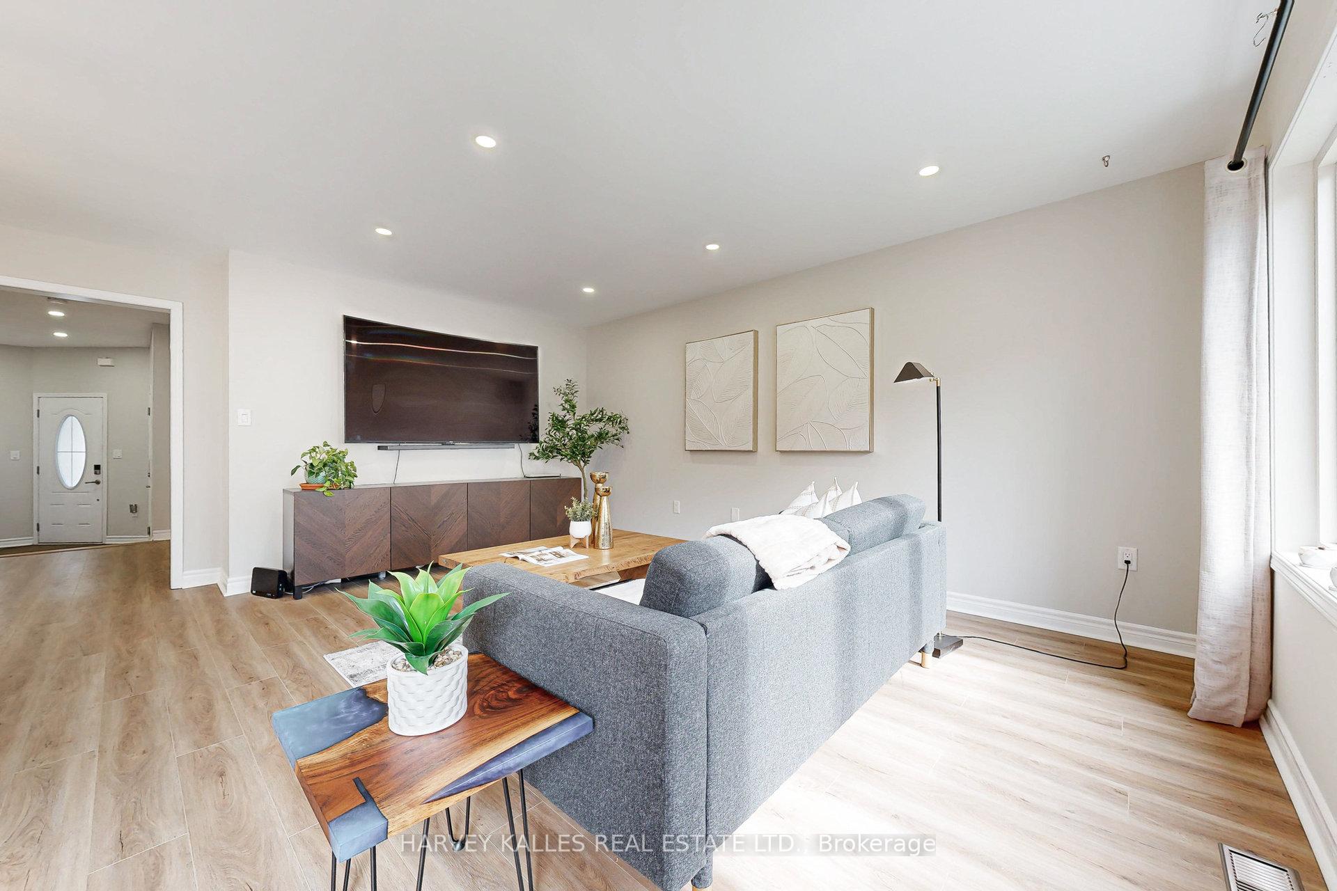 Photo 18 of 32 Hutt Crescent, Aurora, Rural Aurora — HOMEH