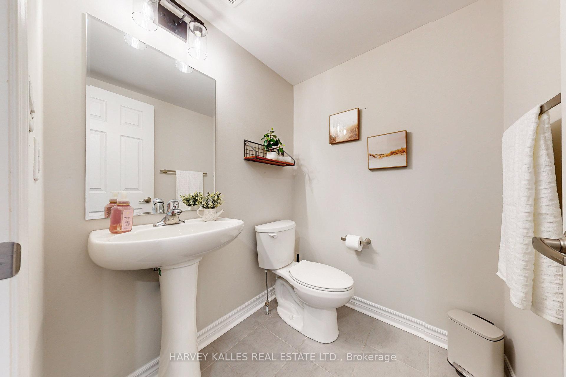 Photo 9 of 32 Hutt Crescent, Aurora, Rural Aurora — HOMEH