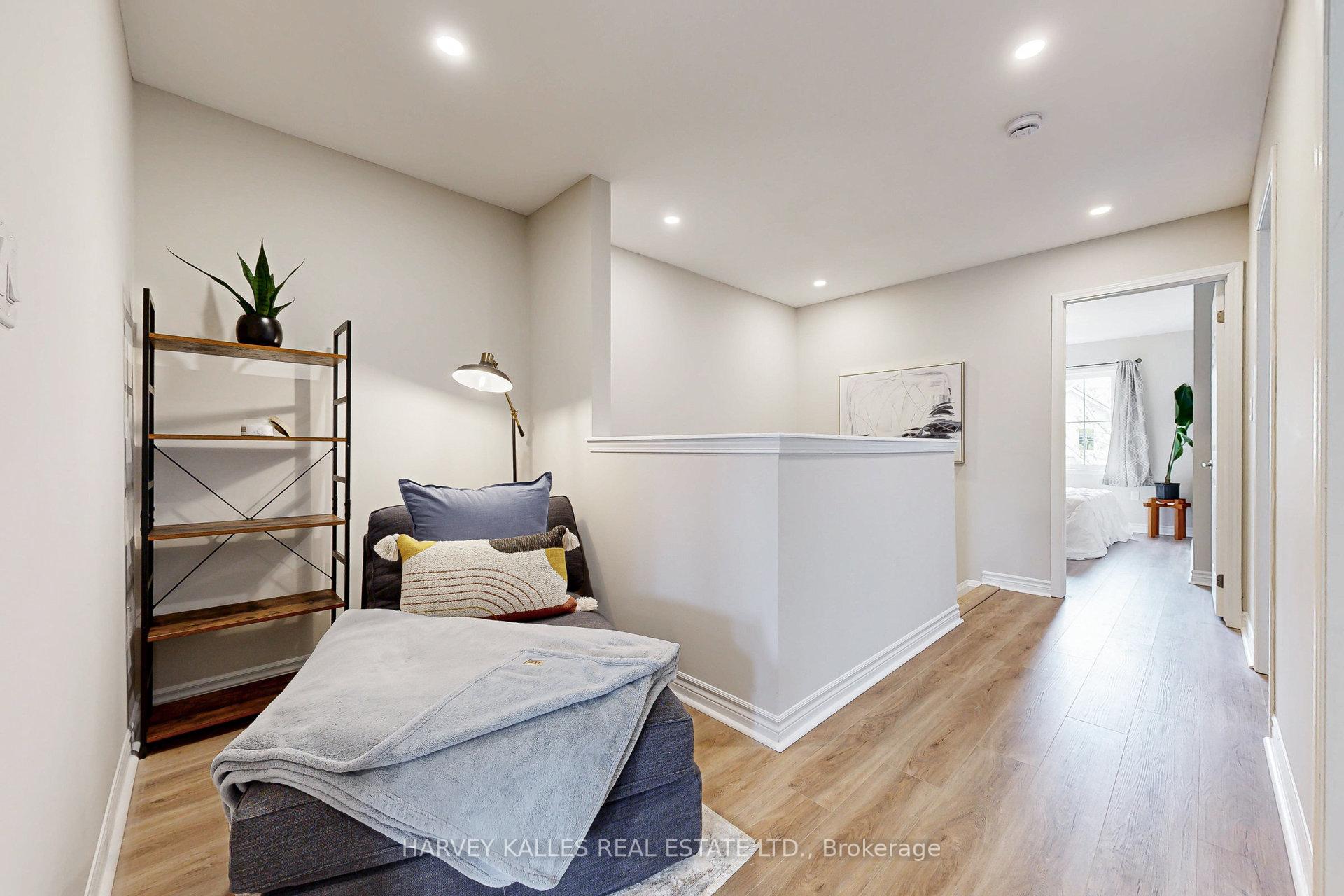 Photo 12 of 32 Hutt Crescent, Aurora, Rural Aurora — HOMEH