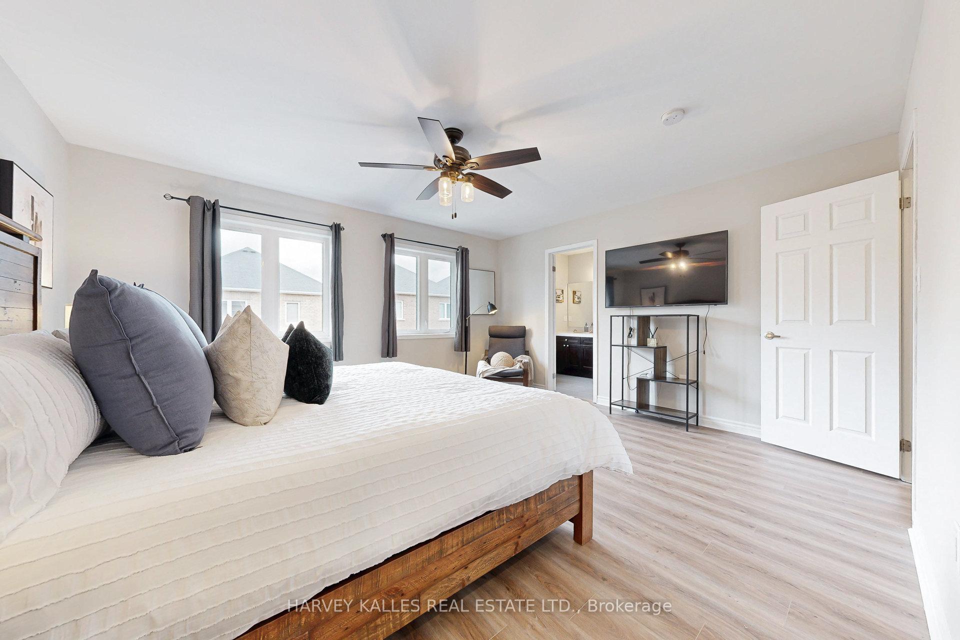 Photo 14 of 32 Hutt Crescent, Aurora, Rural Aurora — HOMEH