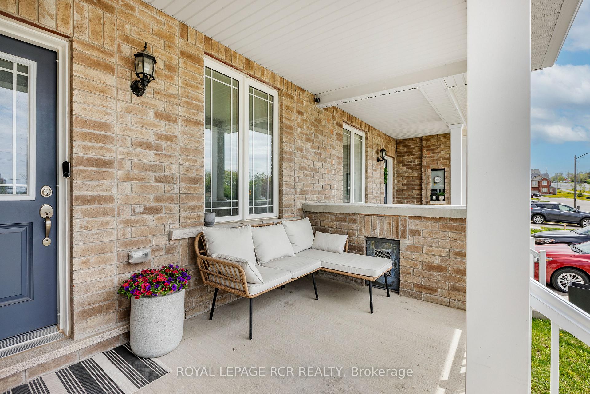 Photo 12 of 56 Kingknoll Crescent, Georgina, Keswick South — HOMEH