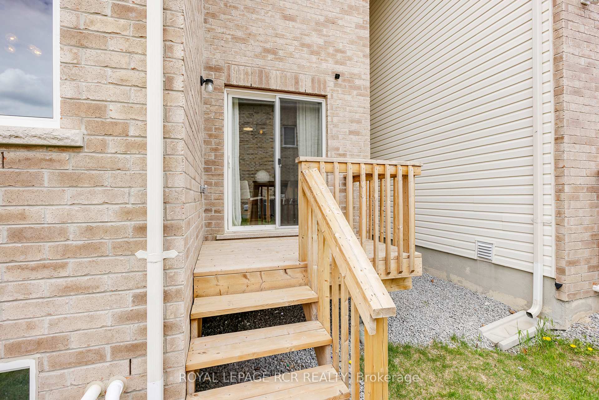 Photo 34 of 56 Kingknoll Crescent, Georgina, Keswick South — HOMEH