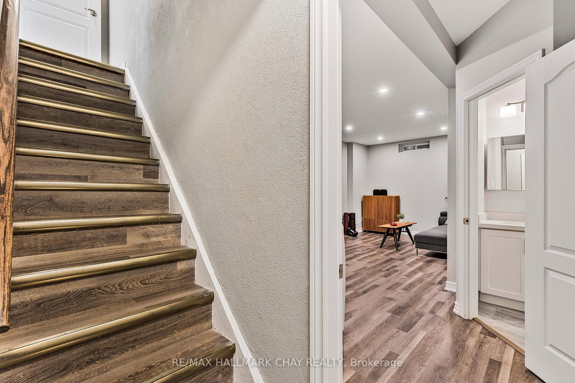 Photo 24 of 55 Marlow Crescent, Markham, Markville — HOMEH
