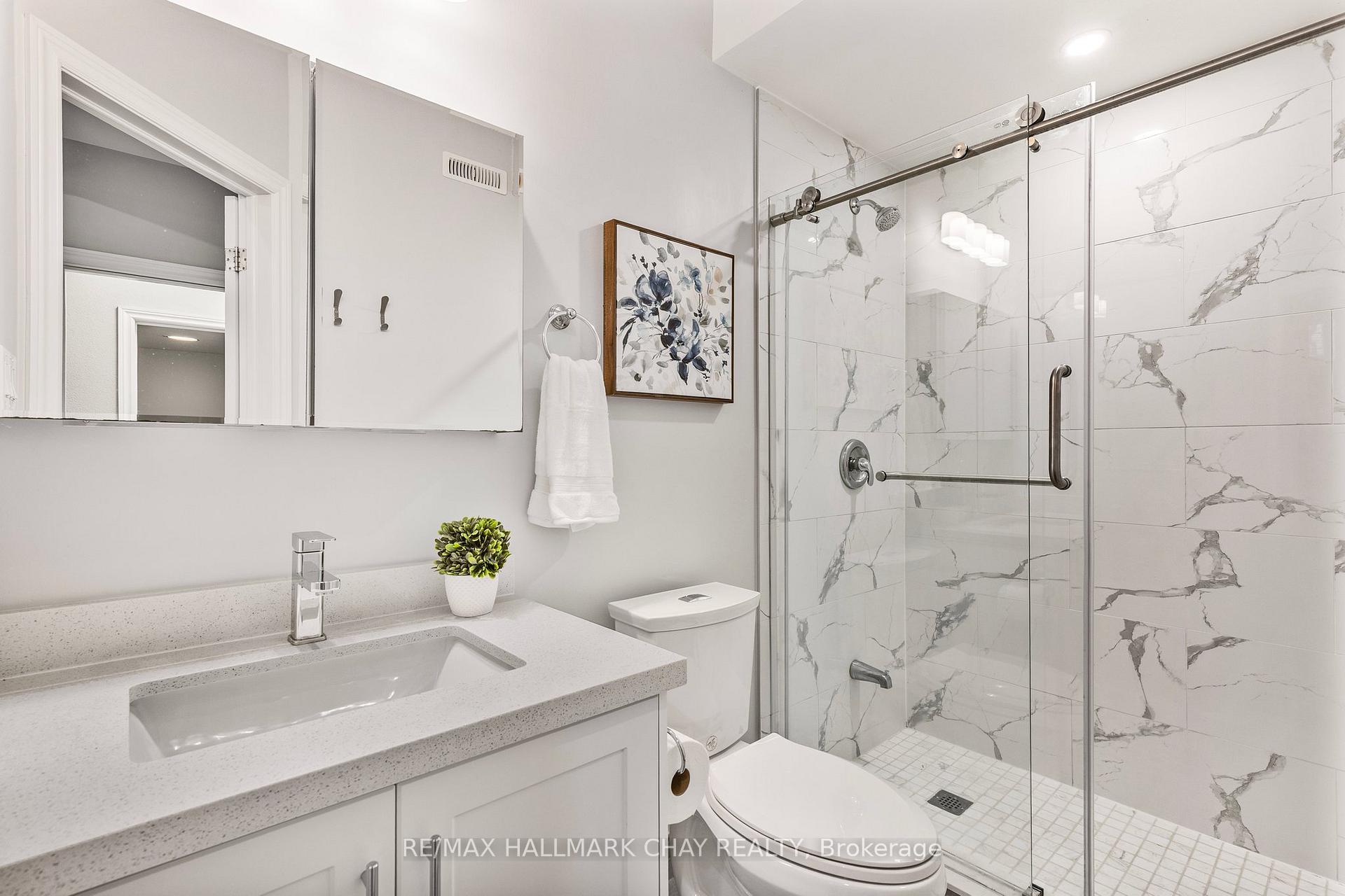 Photo 21 of 55 Marlow Crescent, Markham, Markville — HOMEH