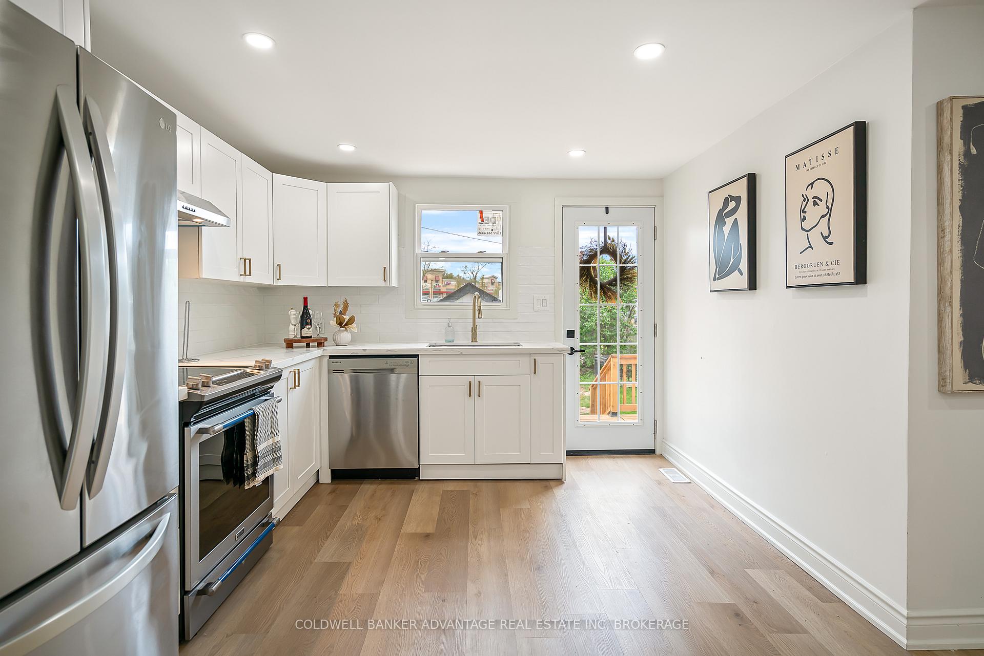 Photo 9 of 13 Pinecrest Avenue, St. Catharines, Burleigh Hill — HOMEH