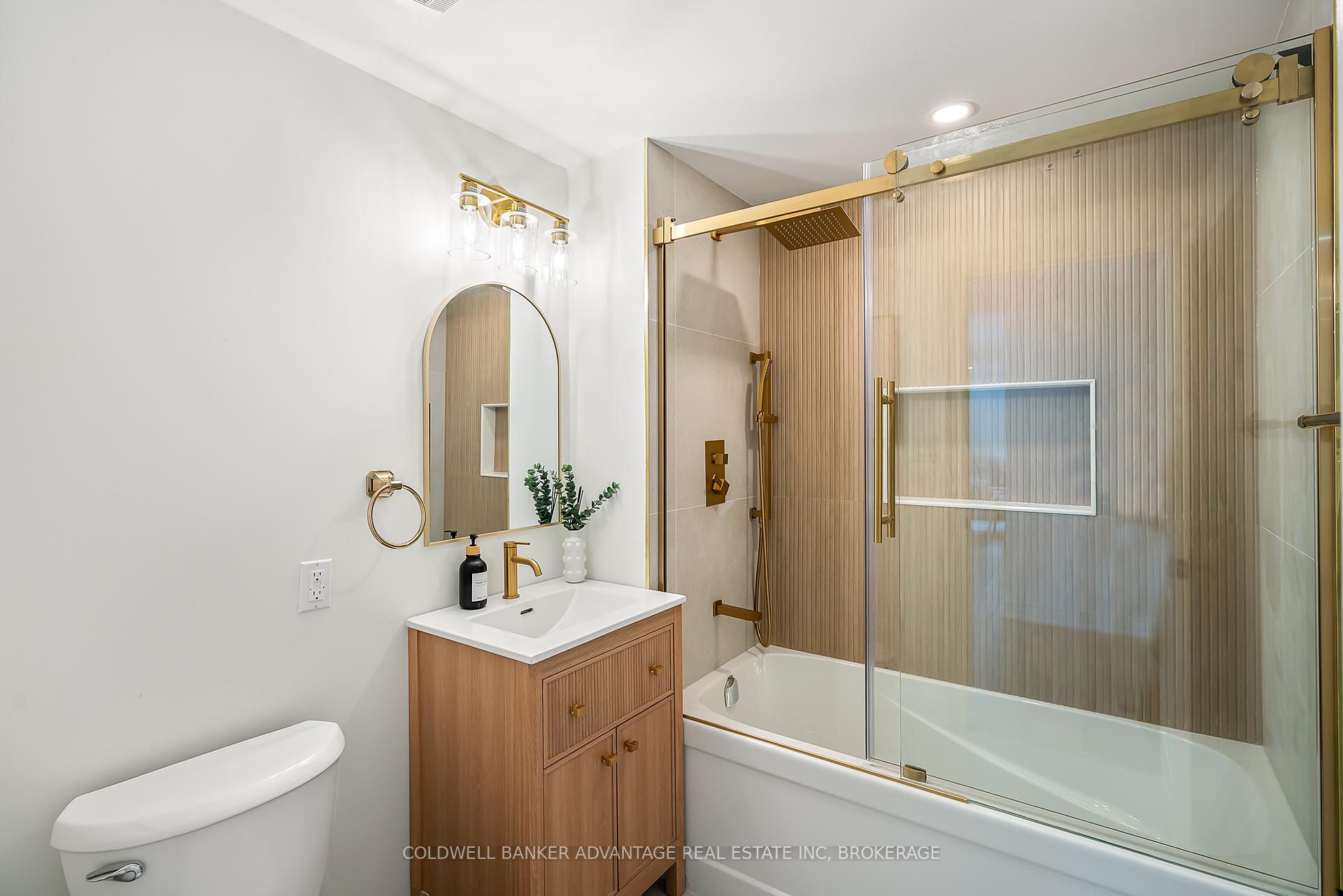 Photo 17 of 13 Pinecrest Avenue, St. Catharines, Burleigh Hill — HOMEH