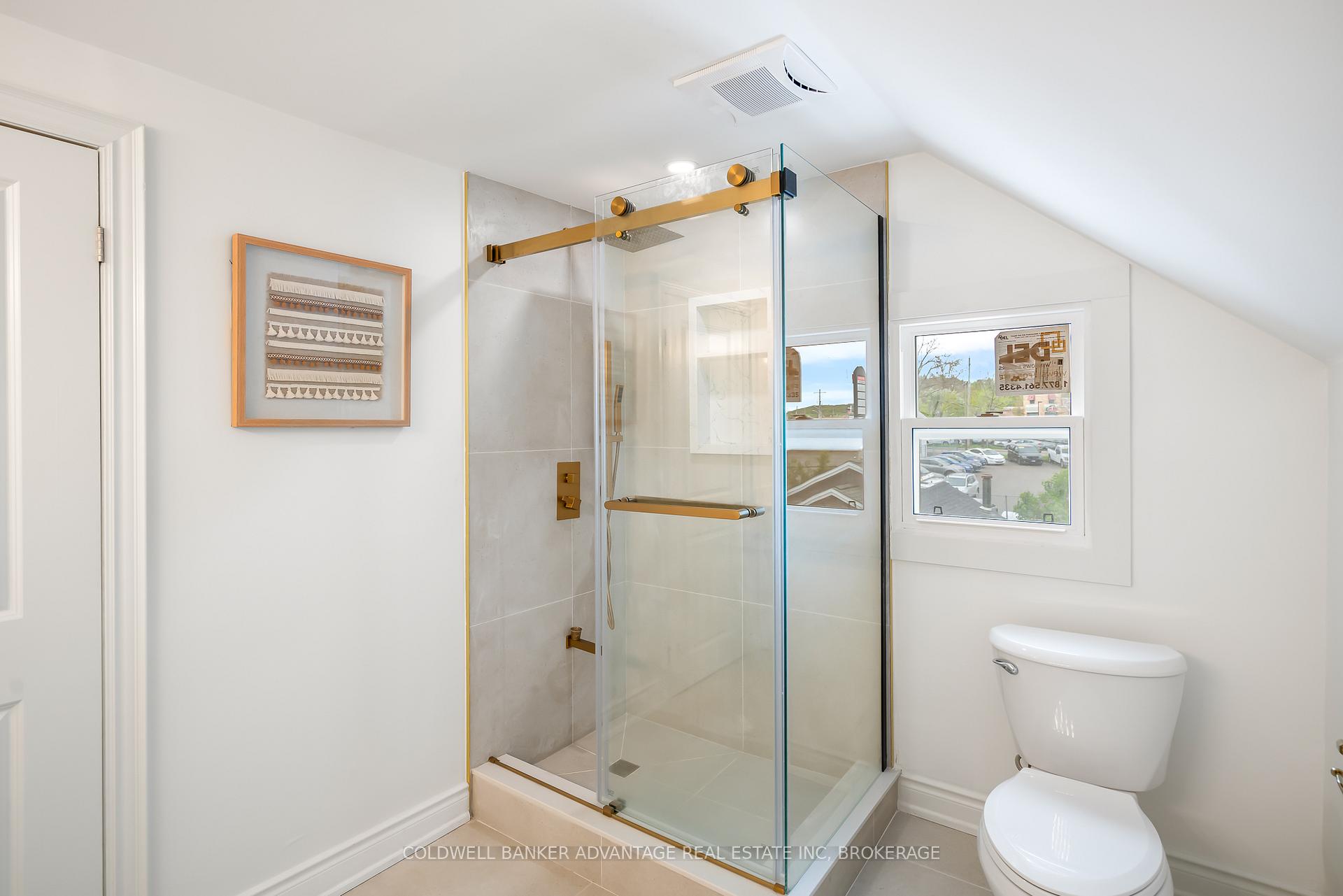 Photo 18 of 13 Pinecrest Avenue, St. Catharines, Burleigh Hill — HOMEH