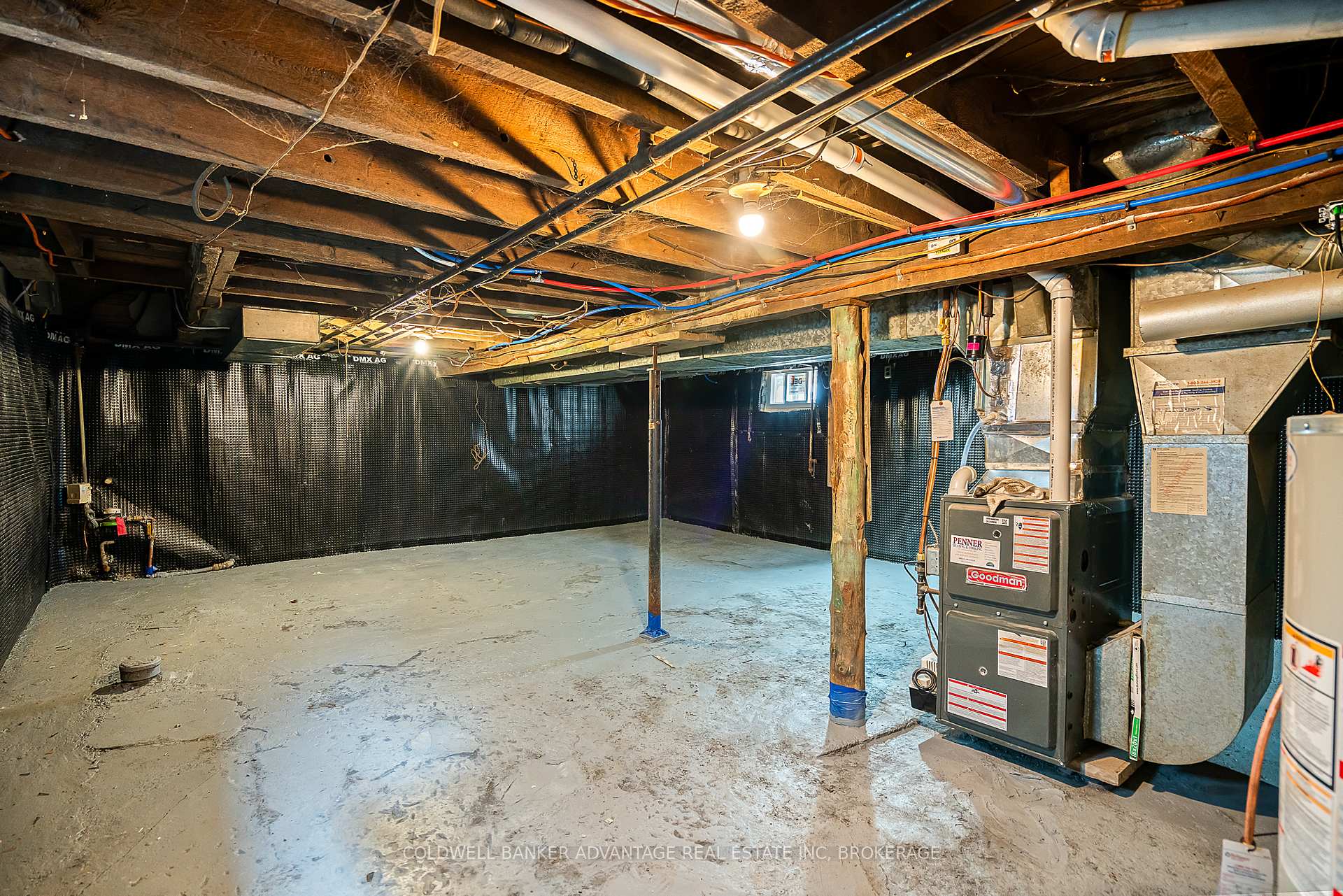 Photo 7 of 13 Pinecrest Avenue, St. Catharines, Burleigh Hill — HOMEH