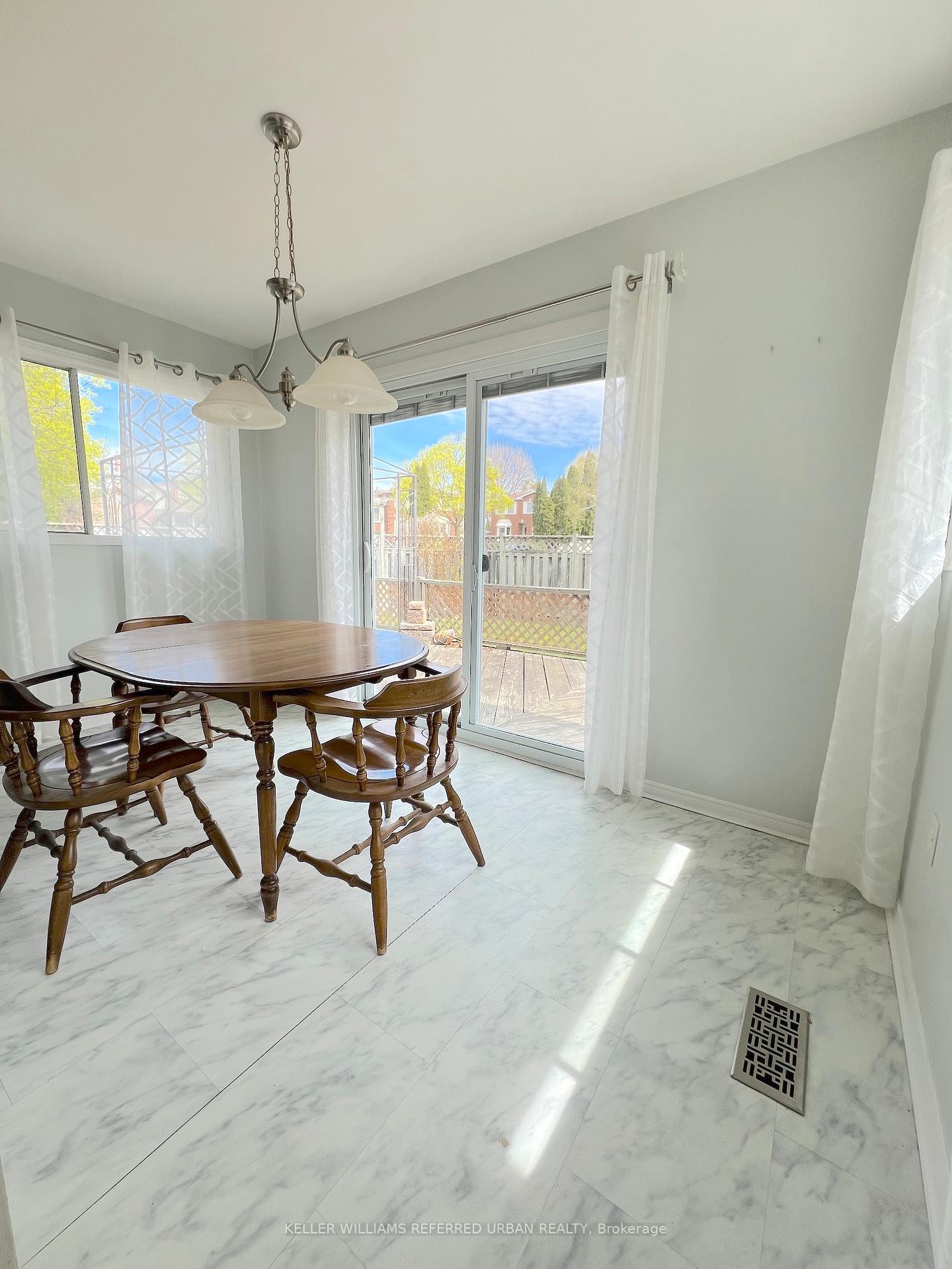 Photo 10 of 801 Lavis Street, Oshawa, Pinecrest — HOMEH