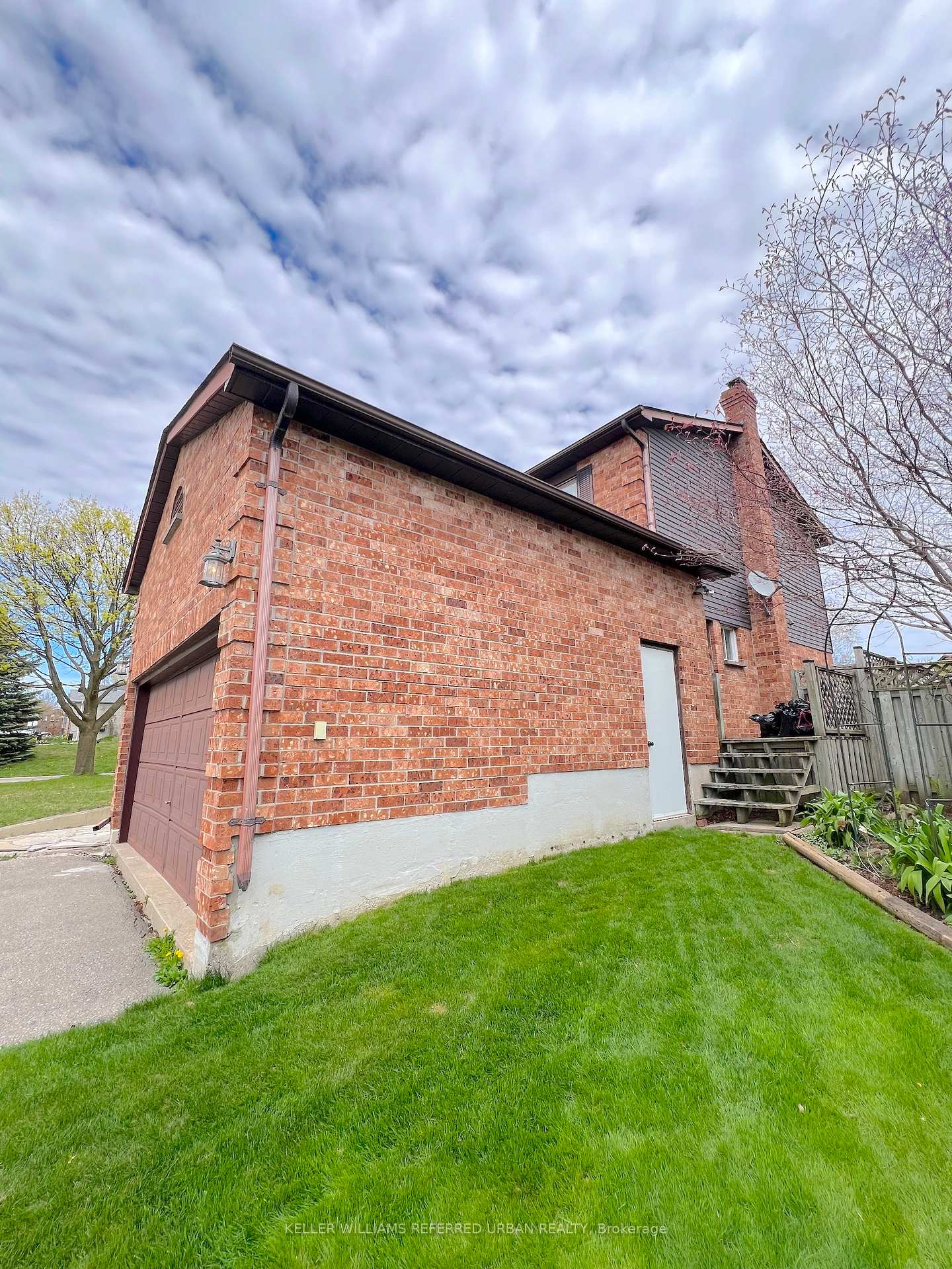 Photo 18 of 801 Lavis Street, Oshawa, Pinecrest — HOMEH