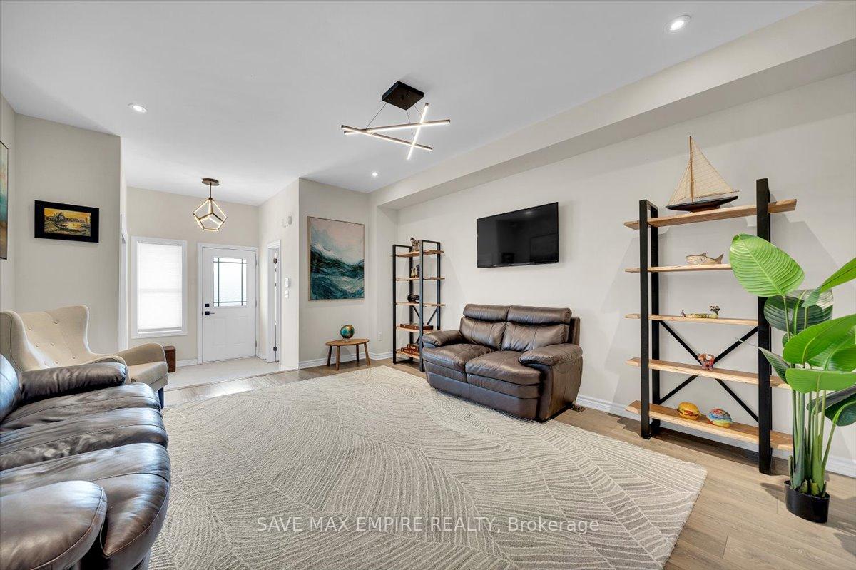 Photo 10 of 235 Fellowes Crescent, Hamilton, Waterdown — HOMEH