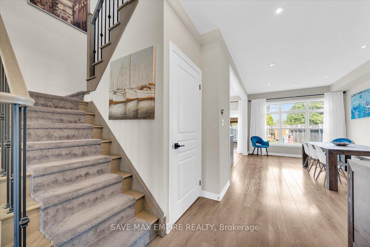 Photo 11 of 235 Fellowes Crescent, Hamilton, Waterdown — HOMEH