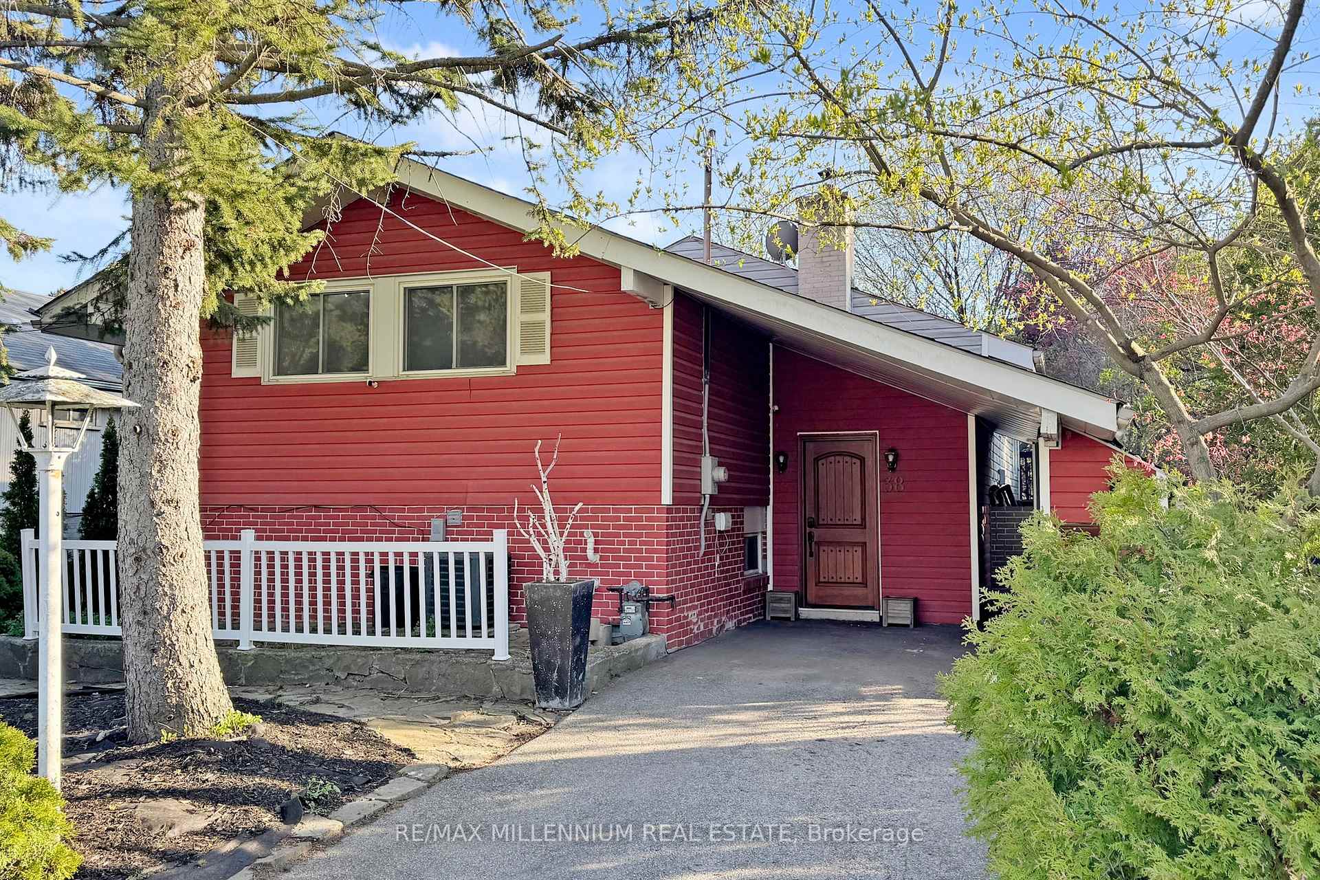 Photo 7 of 38 Northfield Road, Scarborough, Woburn — HOMEH