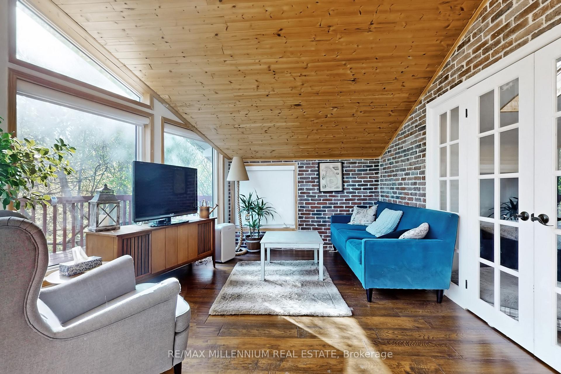 Photo 3 of 38 Northfield Road, Scarborough, Woburn — HOMEH
