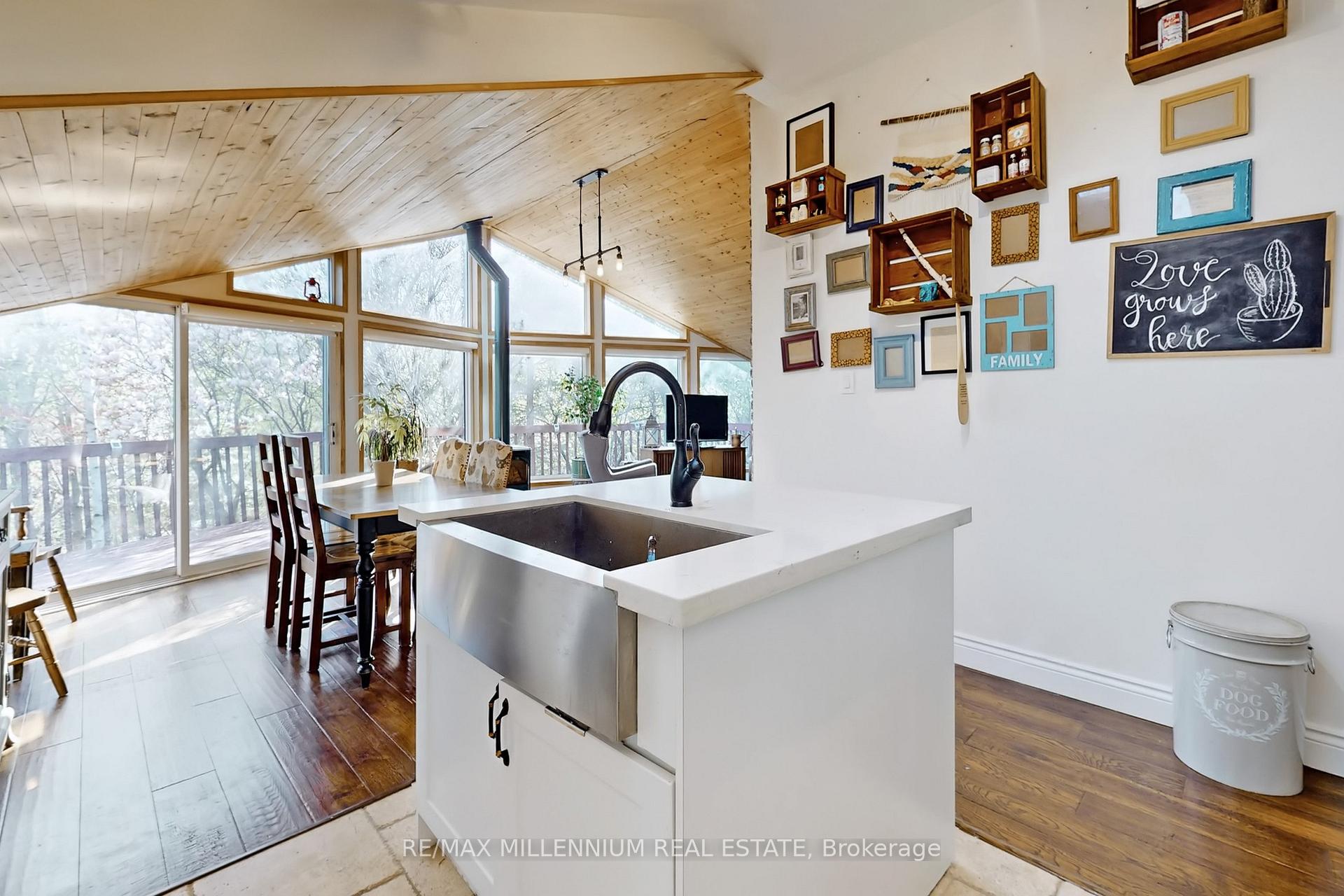 Photo 24 of 38 Northfield Road, Scarborough, Woburn — HOMEH