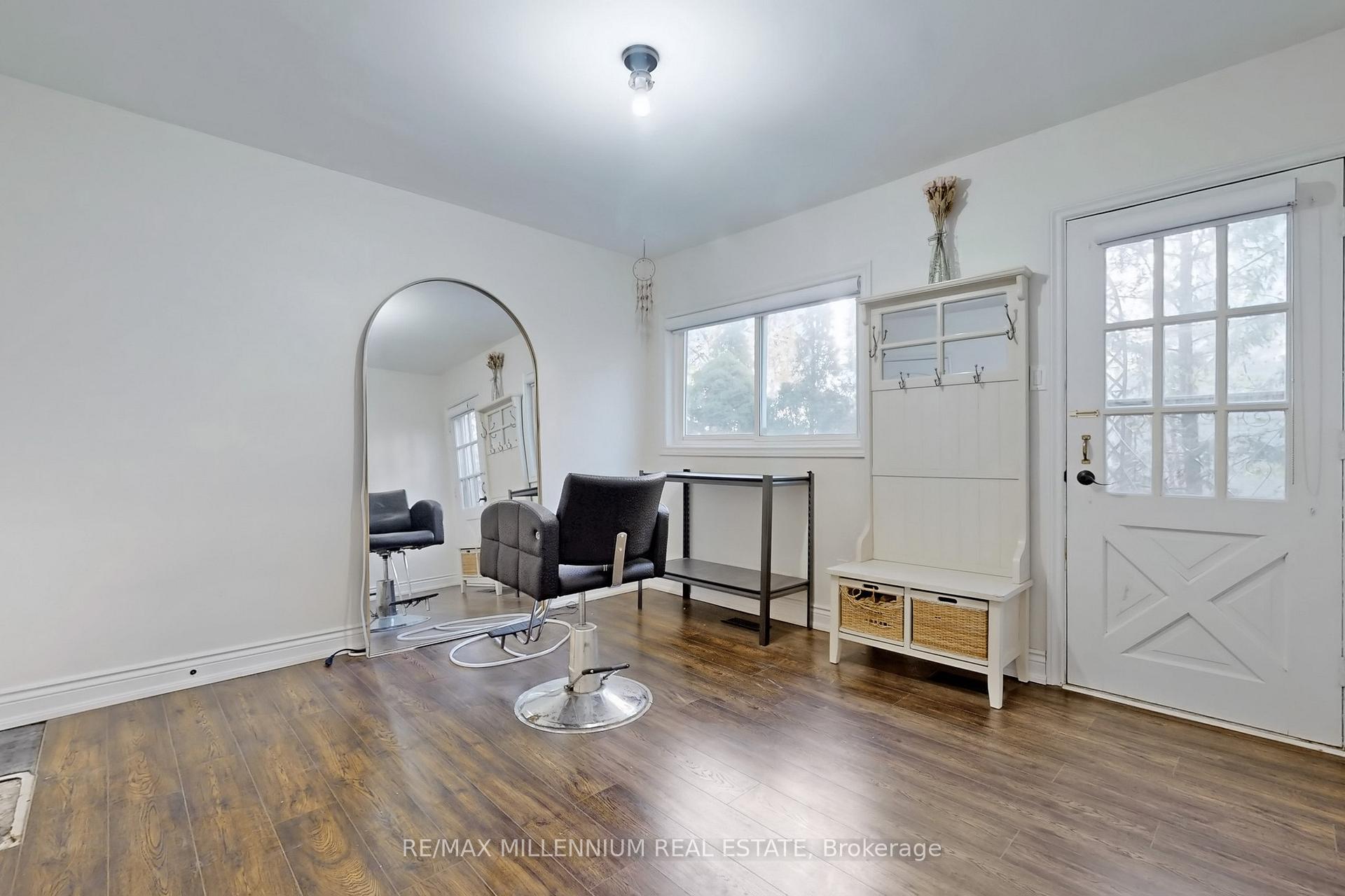 Photo 17 of 38 Northfield Road, Scarborough, Woburn — HOMEH