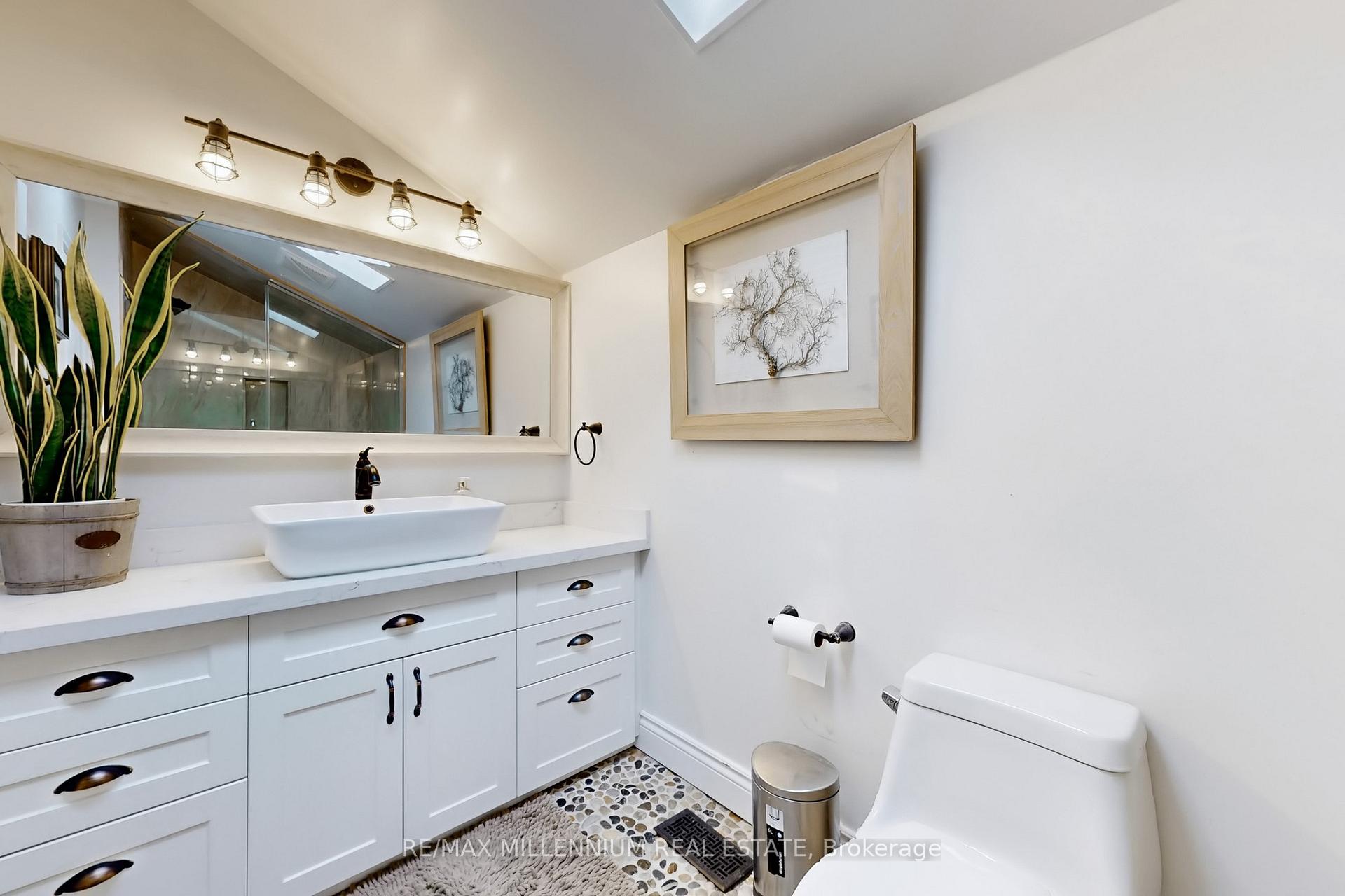 Photo 27 of 38 Northfield Road, Scarborough, Woburn — HOMEH