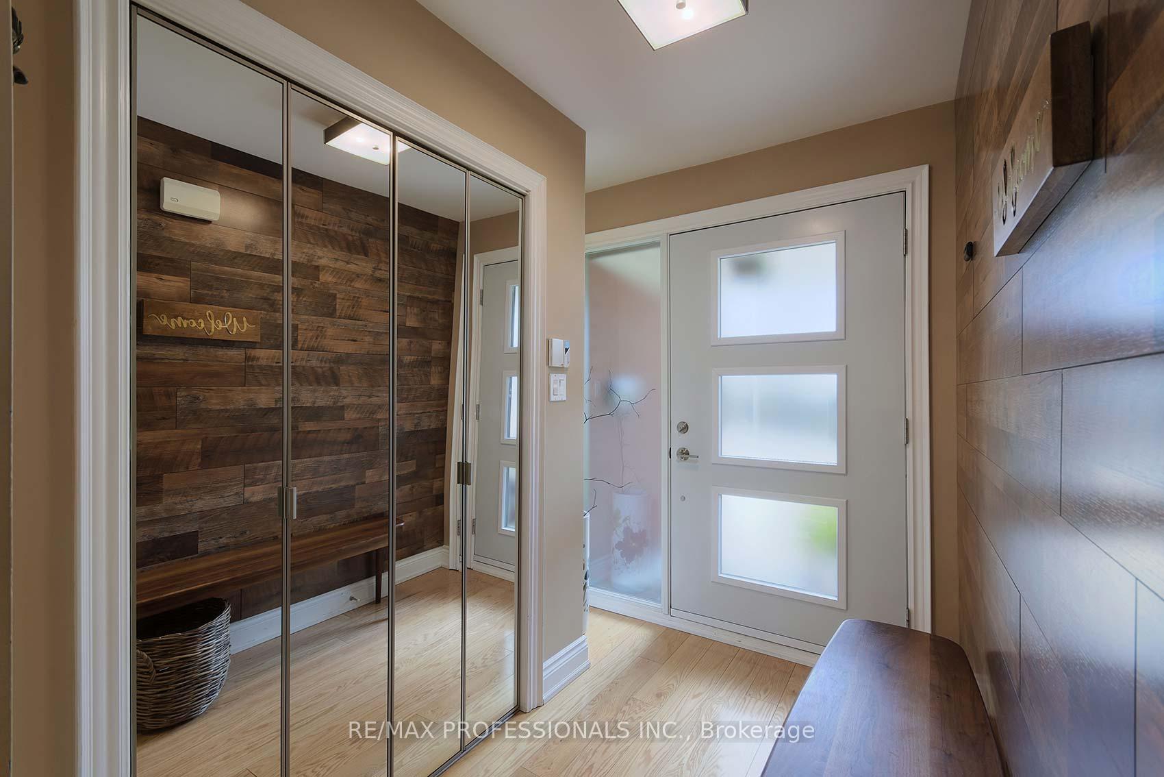 Photo 9 of 6 Laurelwood Crescent, Etobicoke, Kingsview Village-The Westway — HOMEH