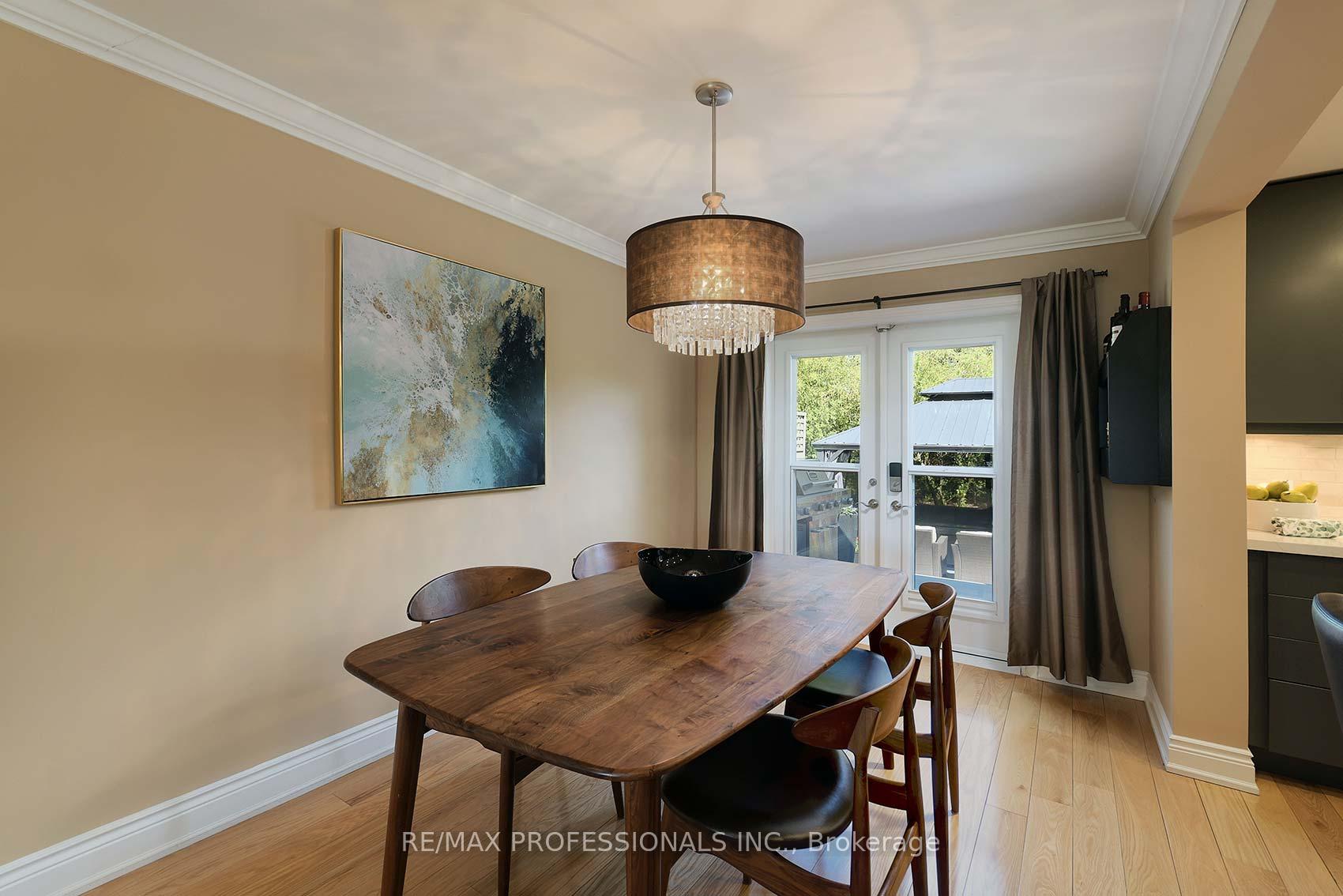 Photo 13 of 6 Laurelwood Crescent, Etobicoke, Kingsview Village-The Westway — HOMEH