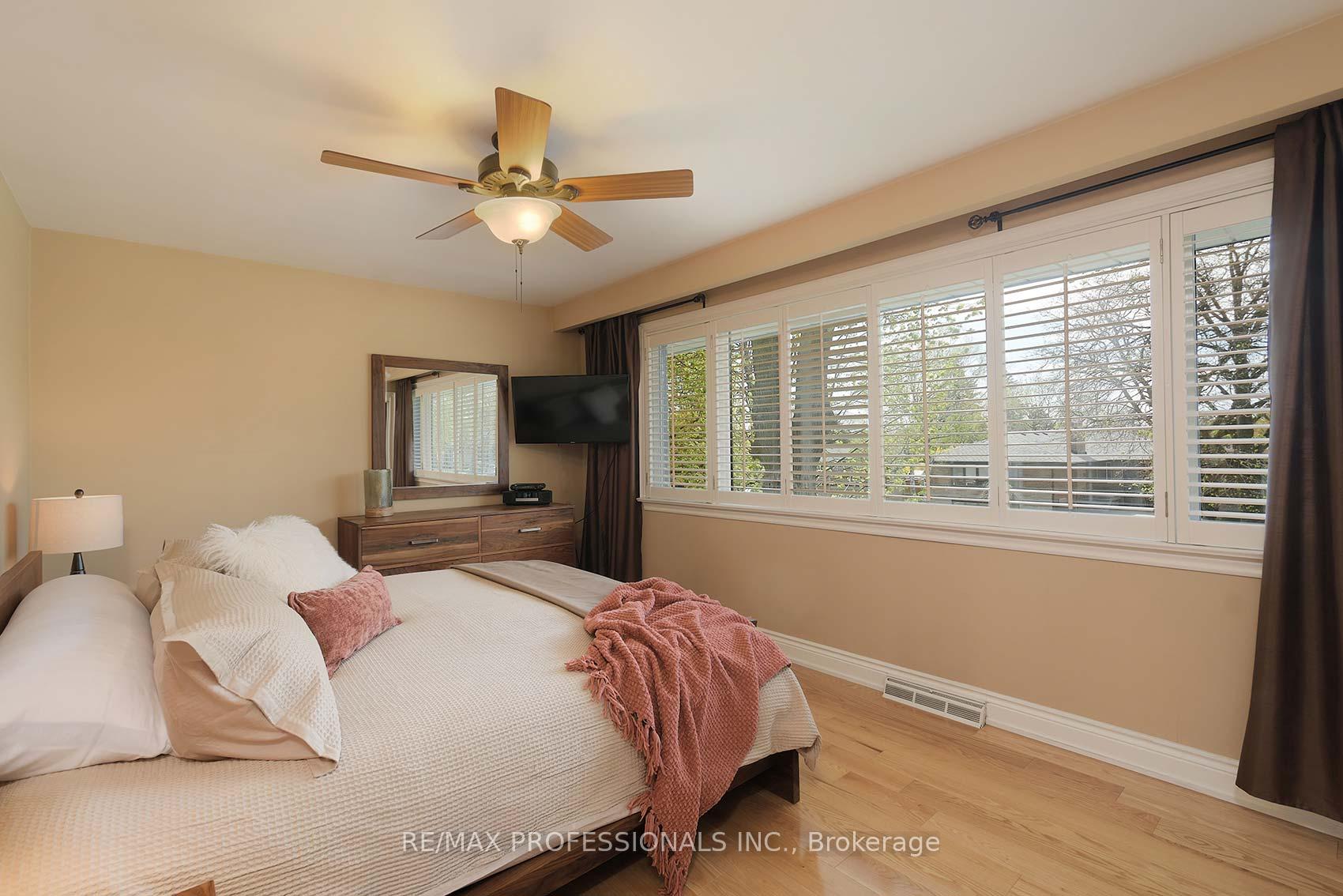 Photo 39 of 6 Laurelwood Crescent, Etobicoke, Kingsview Village-The Westway — HOMEH