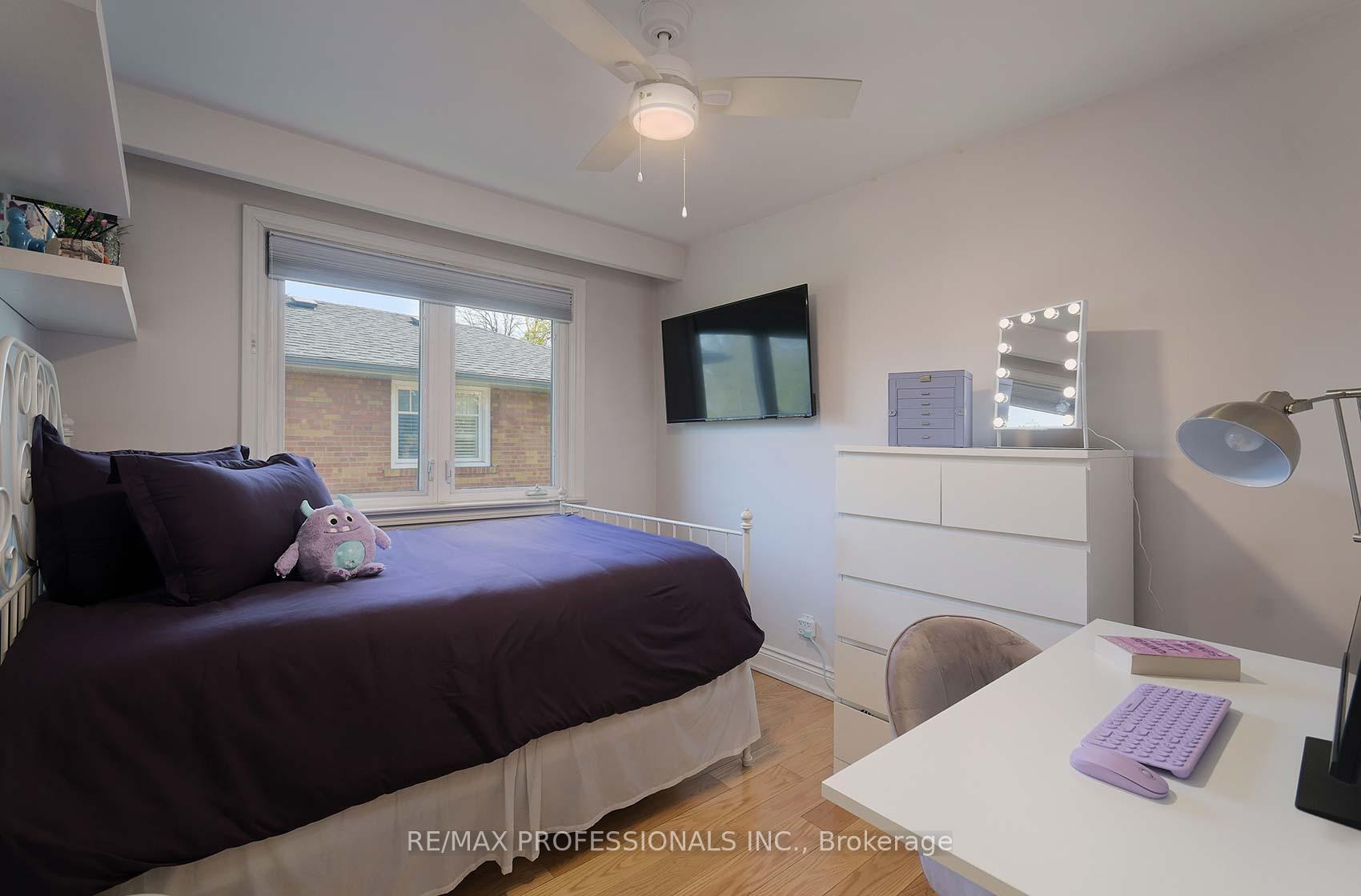 Photo 37 of 6 Laurelwood Crescent, Etobicoke, Kingsview Village-The Westway — HOMEH