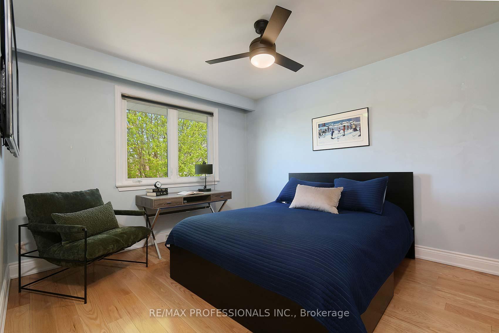 Photo 17 of 6 Laurelwood Crescent, Etobicoke, Kingsview Village-The Westway — HOMEH
