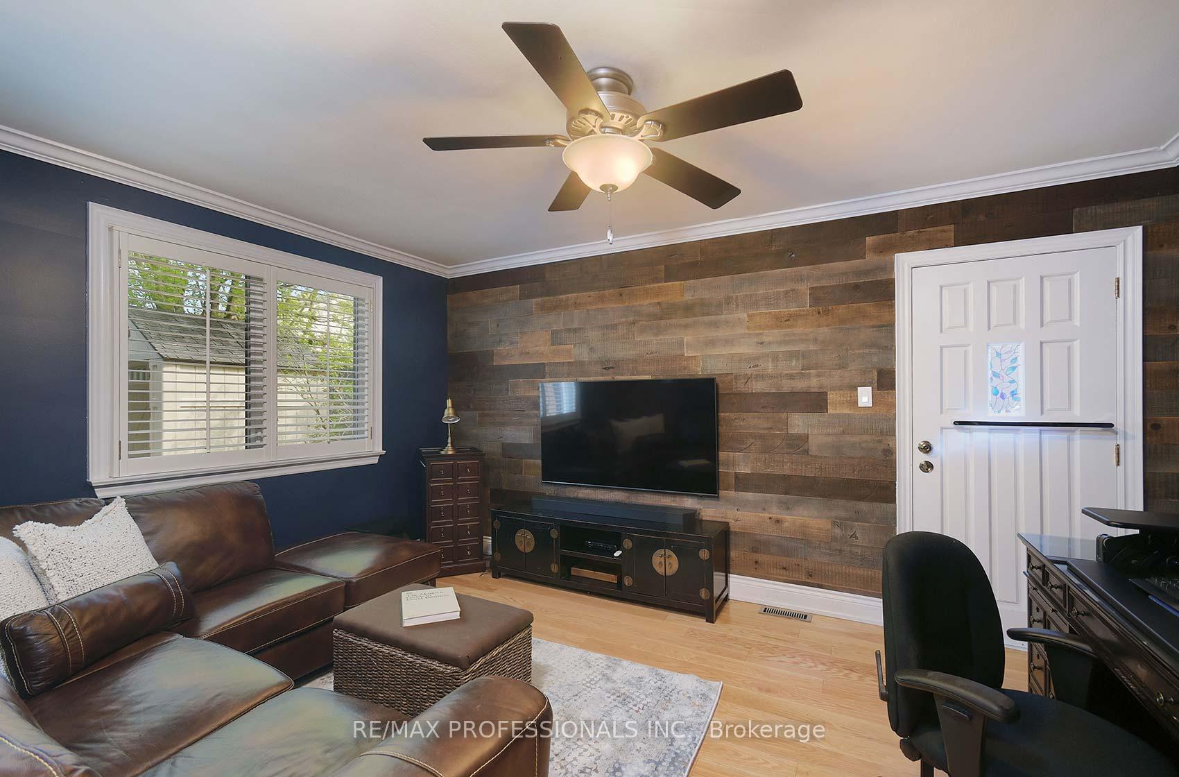 Photo 18 of 6 Laurelwood Crescent, Etobicoke, Kingsview Village-The Westway — HOMEH