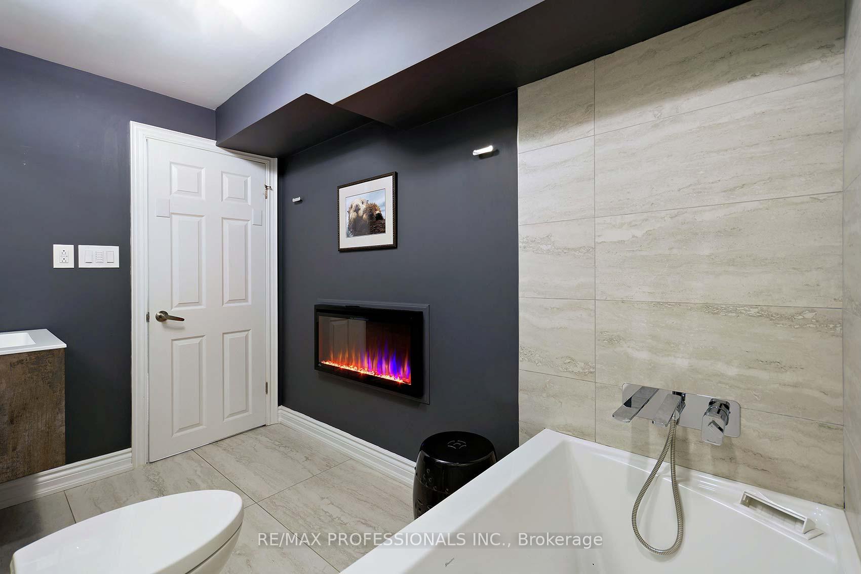 Photo 22 of 6 Laurelwood Crescent, Etobicoke, Kingsview Village-The Westway — HOMEH