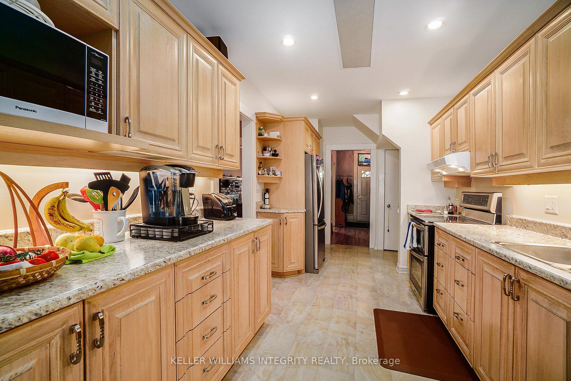 Photo 4 of 171 Irving Avenue, Ottawa, Hintonburg — HOMEH