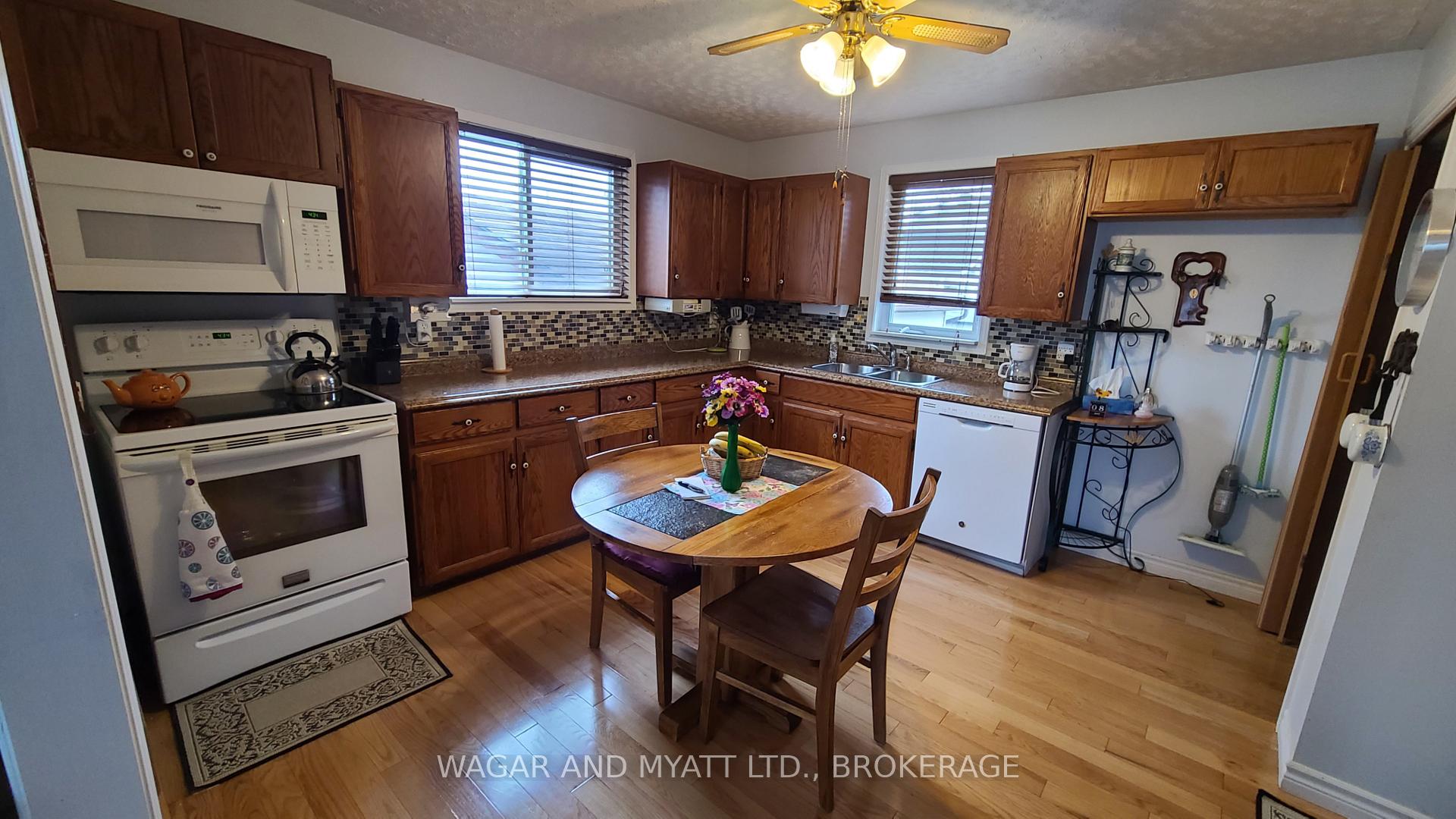 Photo 4 of 184 Brant Street, Deseronto, Deseronto (Town) — HOMEH