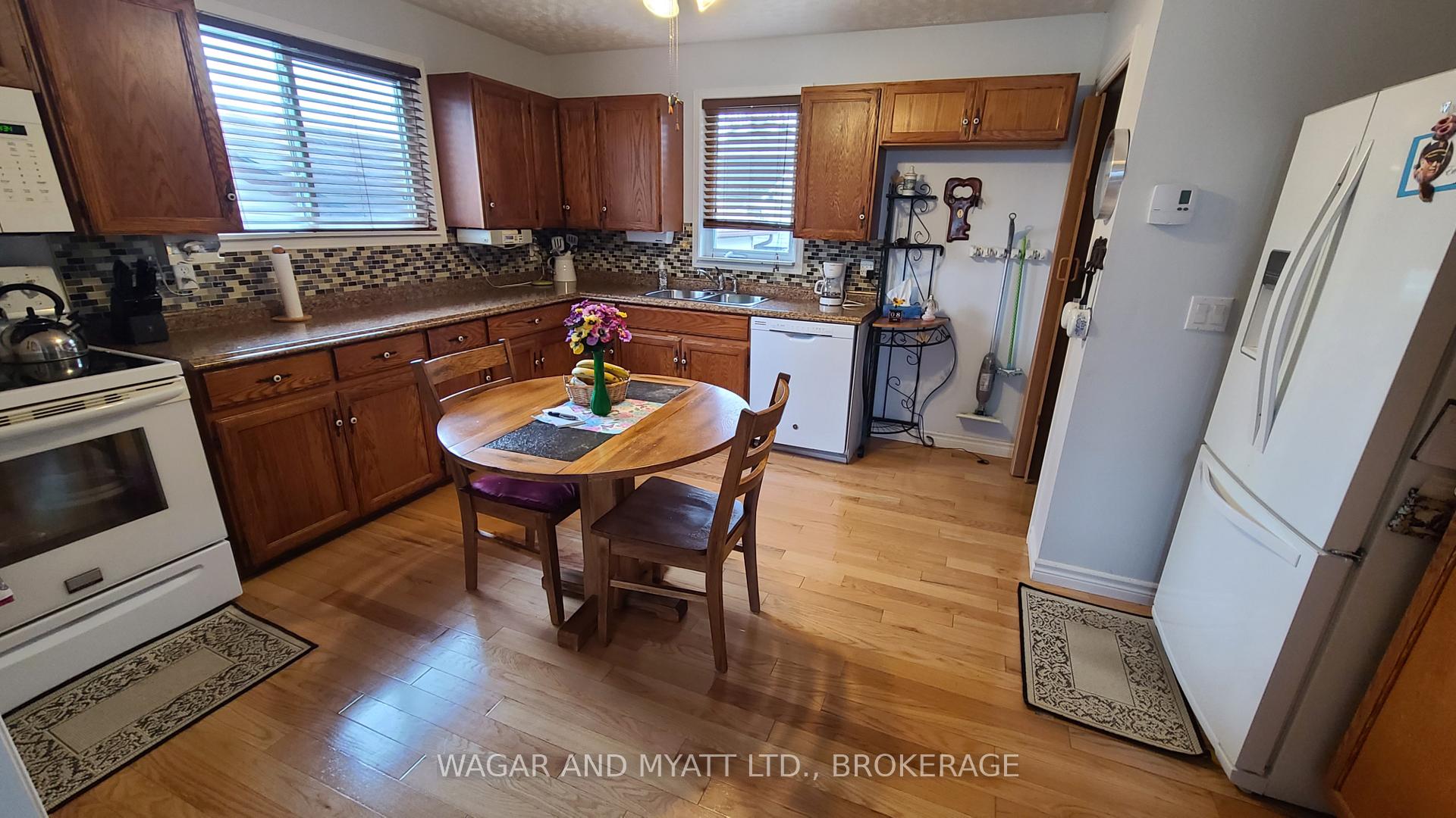 Photo 12 of 184 Brant Street, Deseronto, Deseronto (Town) — HOMEH