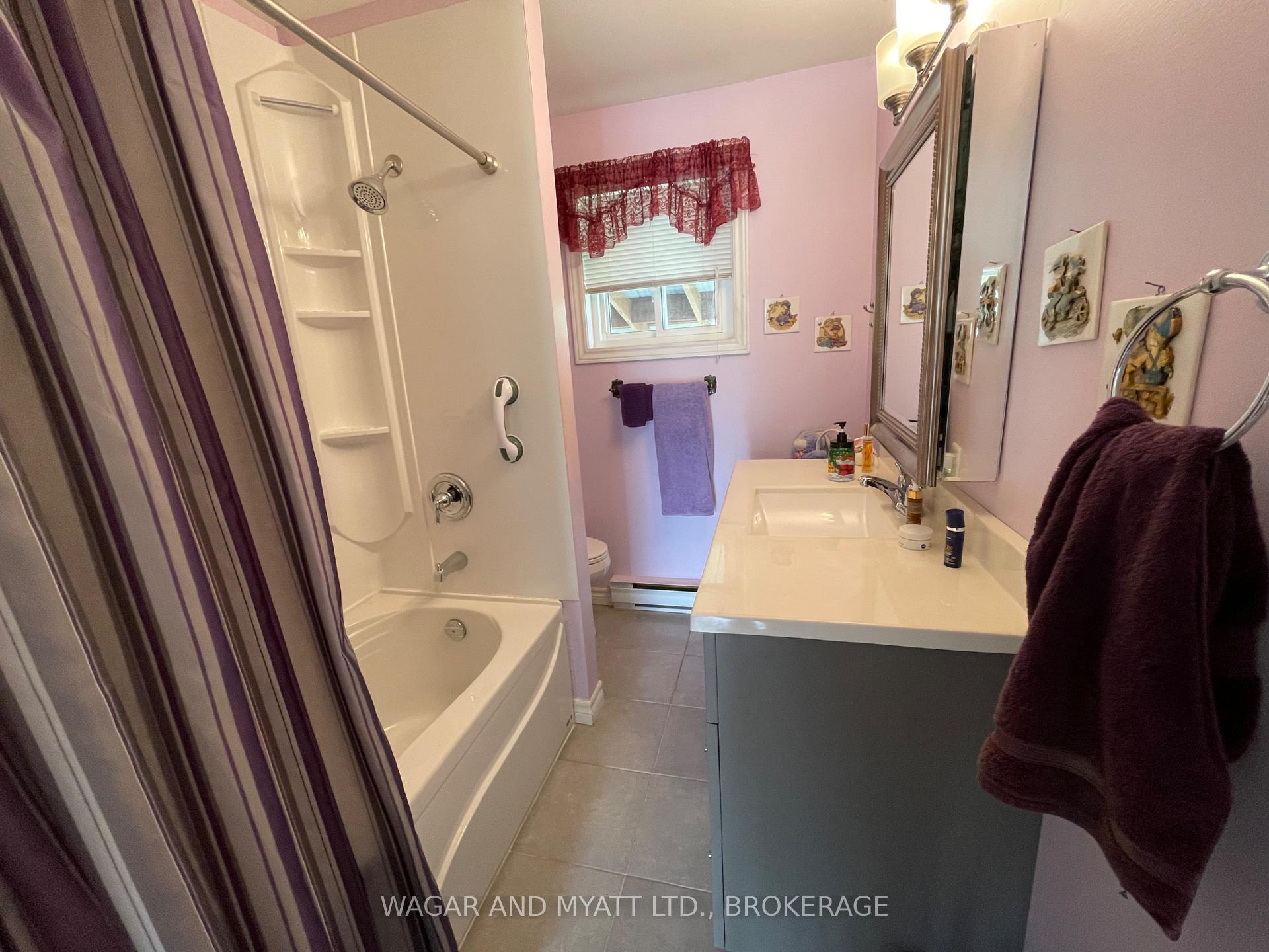 Photo 9 of 184 Brant Street, Deseronto, Deseronto (Town) — HOMEH