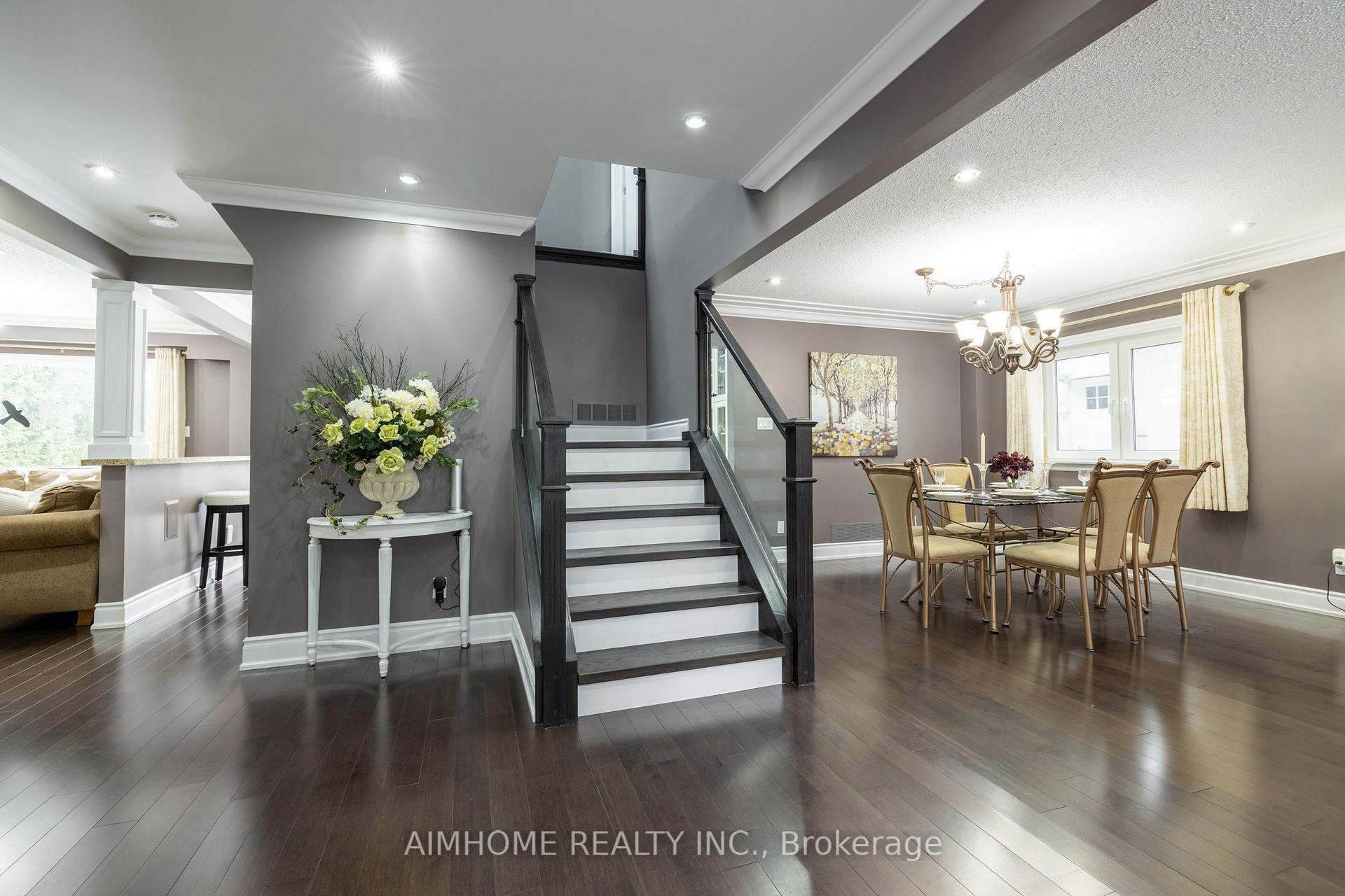 Photo 2 of 83 Emmeloord Crescent, Markham, Unionville — HOMEH
