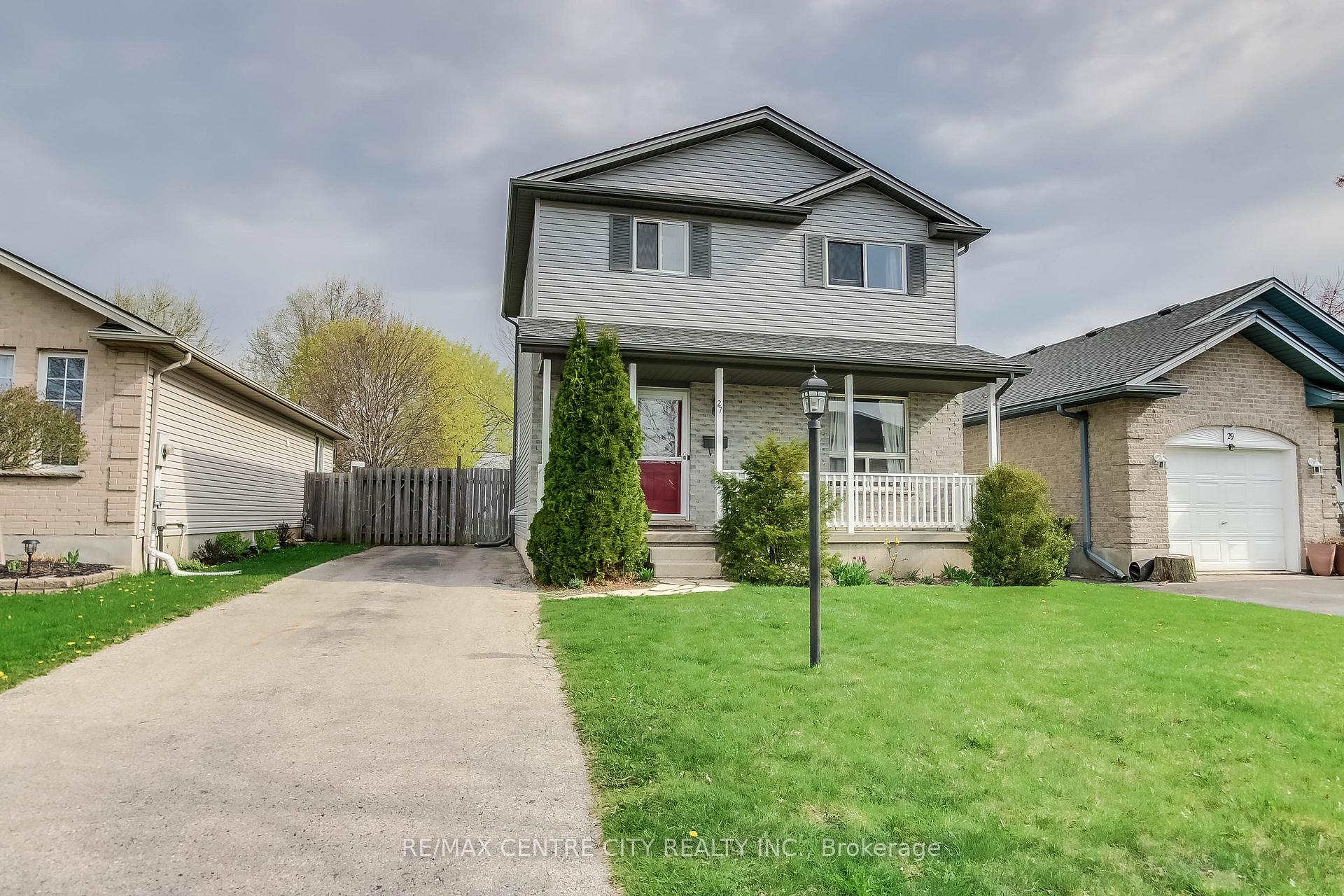 Photo 1 of 27 Cook Crescent, St. Thomas — HOMEH
