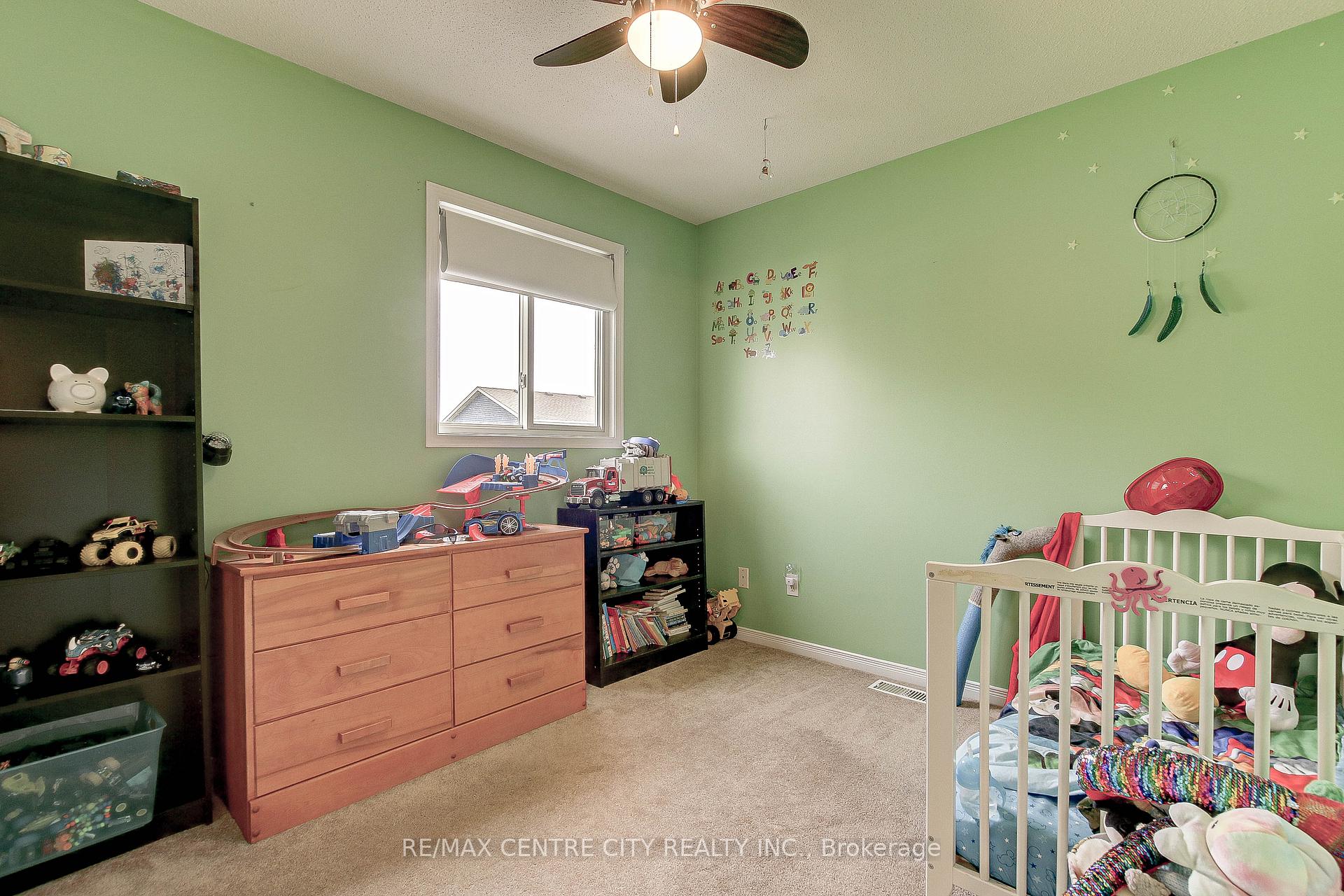 Photo 22 of 27 Cook Crescent, St. Thomas — HOMEH