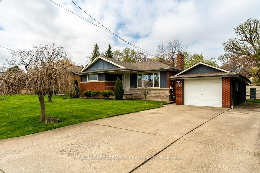 Photo 3 of 4386 Jackson Street, Lincoln, Beamsville — HOMEH