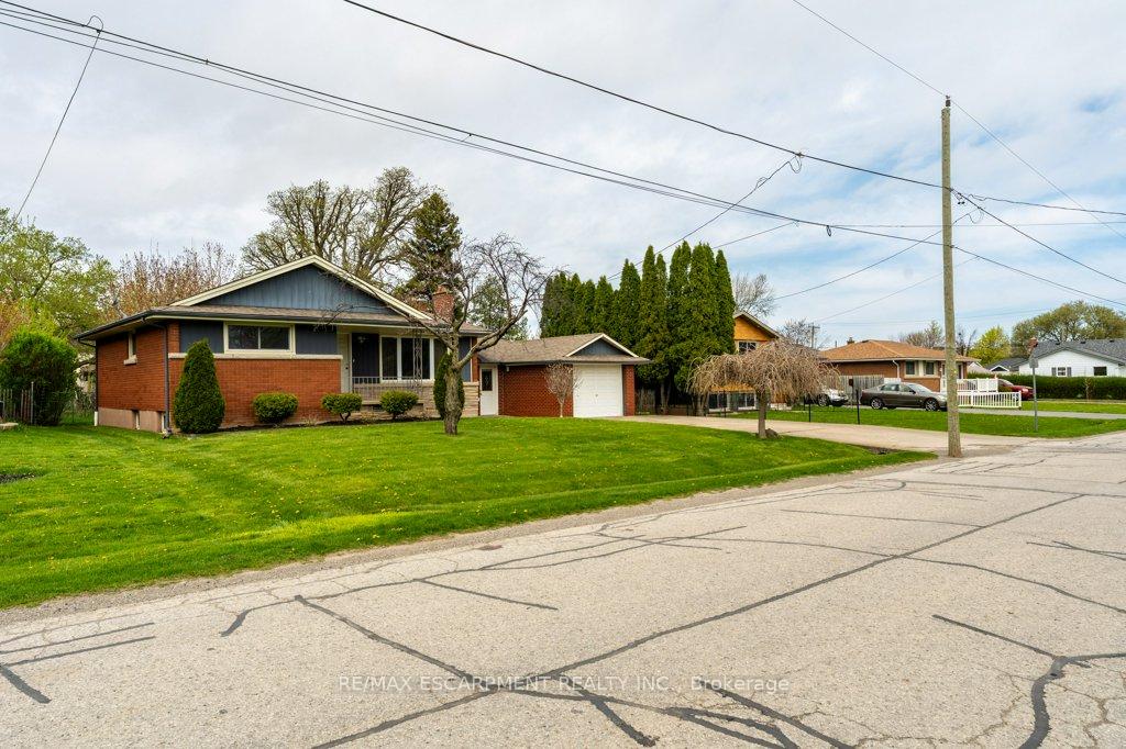 Photo 7 of 4386 Jackson Street, Lincoln, Beamsville — HOMEH
