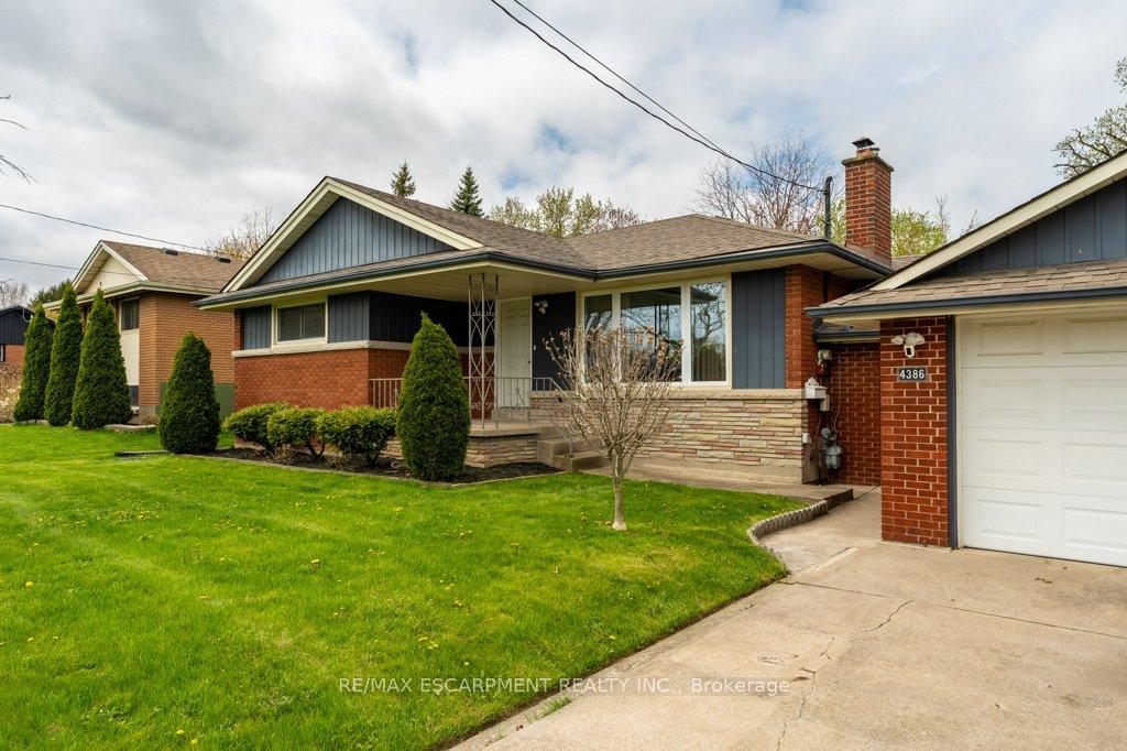 Photo 4 of 4386 Jackson Street, Lincoln, Beamsville — HOMEH