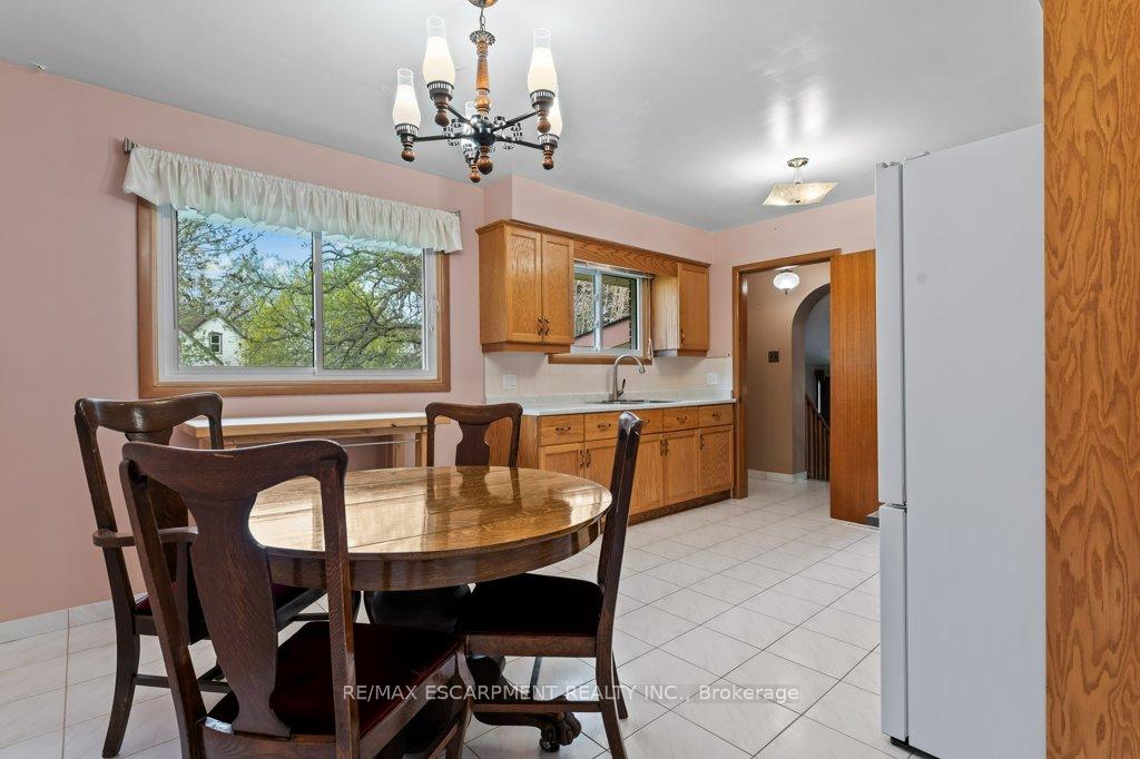 Photo 23 of 4386 Jackson Street, Lincoln, Beamsville — HOMEH