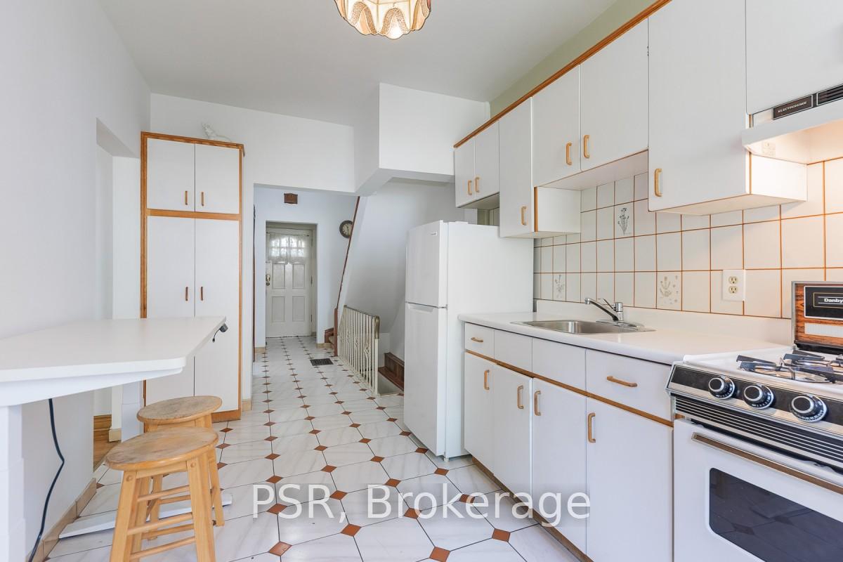 Photo 7 of 212 Brock Avenue, Toronto, Little Portugal — HOMEH