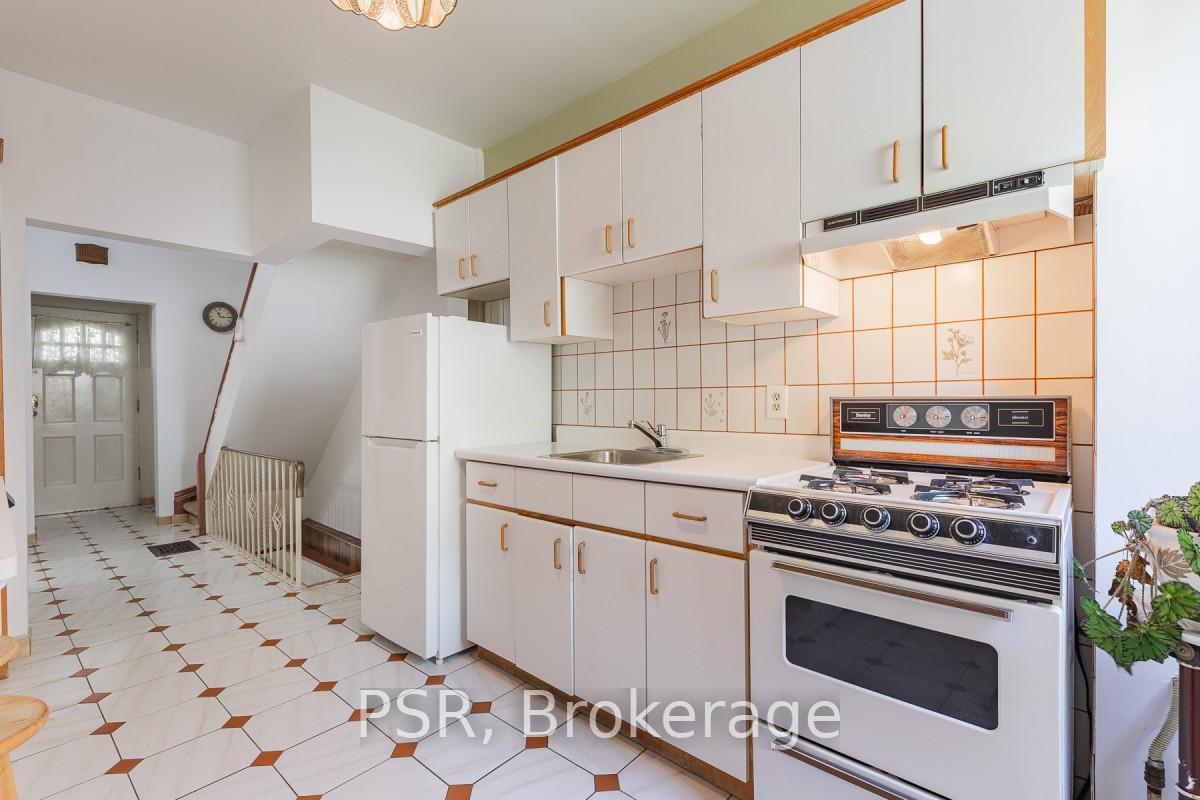 Photo 10 of 212 Brock Avenue, Toronto, Little Portugal — HOMEH